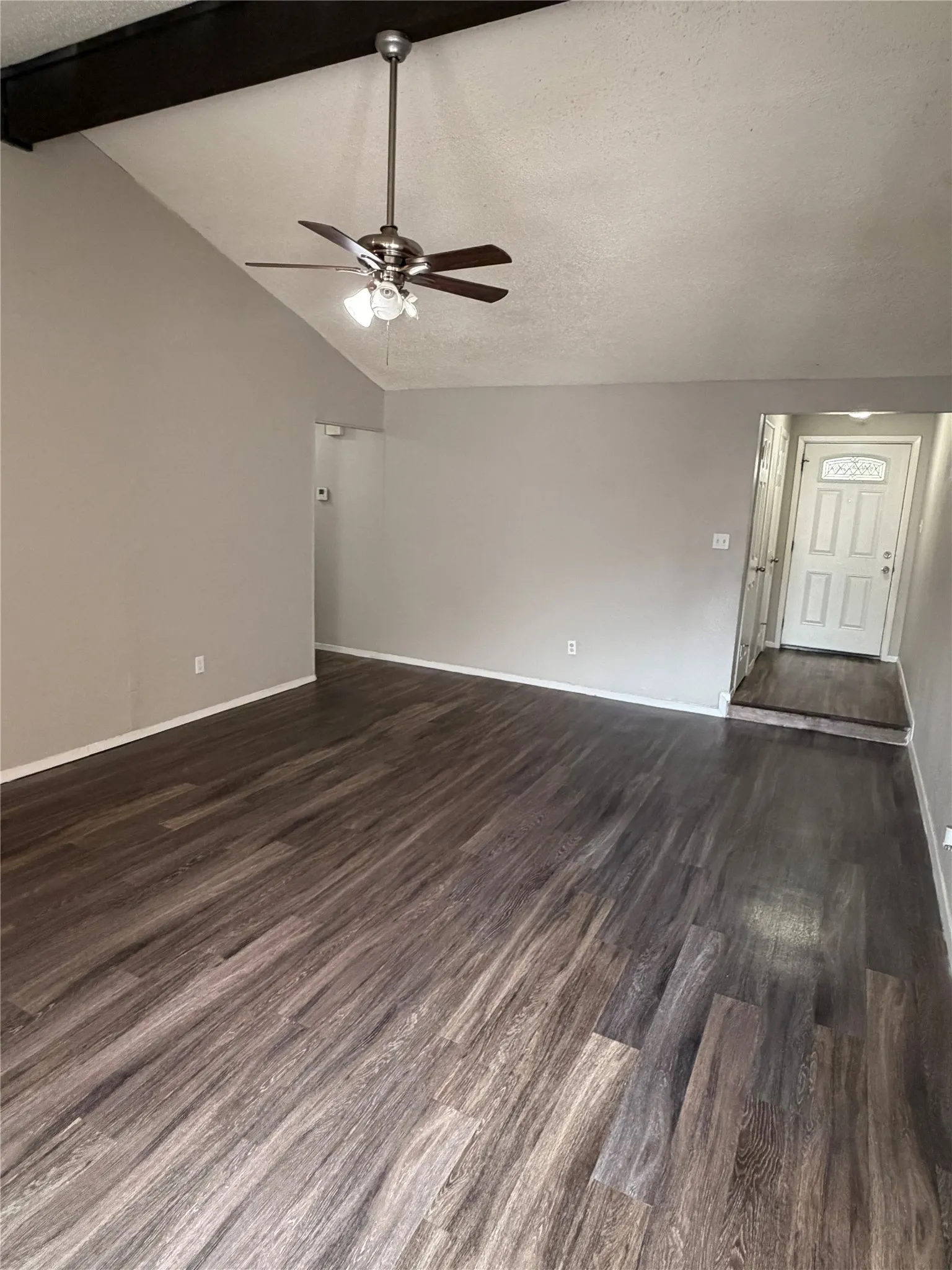 Single Family Residence For Rent in Tarrant County , 317 Apache Trail, Keller, Texas 76248, 3 Bedroom, 2 Bathroom, 2 Garage spaces, 1,376 Sqft, built in 1978, mls#21351458, Real Estate Agent in Keller, Homes For Rent in Tarrant county, Homes For Rent in Keller, Realtor in Keller Texas, Real Estate Brokerage Independent Realty Texas, Luminita Cordes Realtor