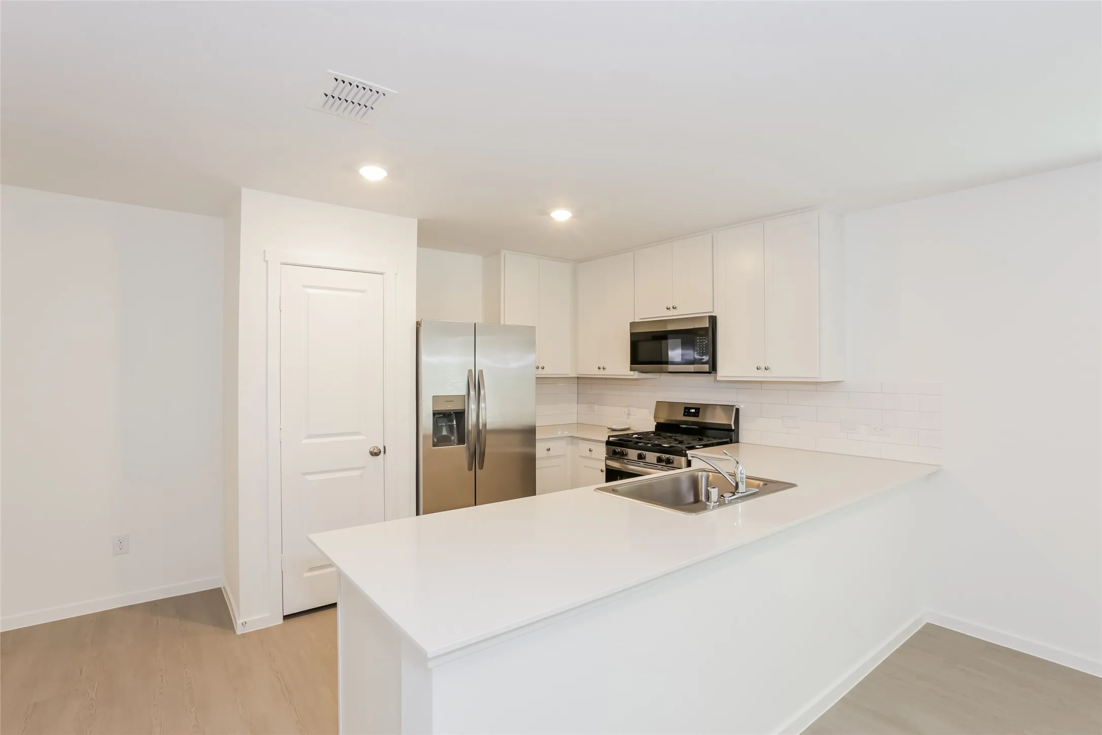Single Family Residence For Rent in Tarrant County , 15208 Grappling Irons Lane, Haslet, Texas 76052, 3 Bedroom, 2 Bathroom, 2 Garage spaces, 1,522 Sqft, built in 2026, mls#21351462, Real Estate Agent in Haslet, Homes For Rent in Tarrant county, Homes For Rent in Haslet, Realtor in Haslet Texas, Real Estate Brokerage Independent Realty Texas, Luminita Cordes Realtor