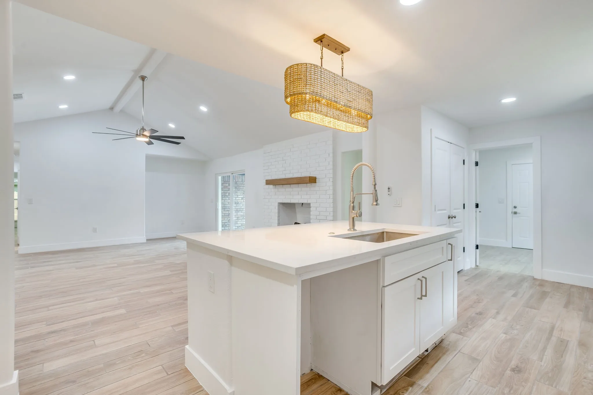 Single Family Residence For Sale in Tarrant County , 8613 Marys Creek Drive, Benbrook, Texas 76116, 3 Bedroom, 3 Bathroom, 2 Garage spaces, 2,198 Sqft, built in 1967, Price $499,000, mls#21351418, Real Estate Agent in Benbrook, Homes For Sale in Tarrant county, Homes For Sale in Benbrook, Realtor in Benbrook Texas, Real Estate Brokerage Independent Realty Texas, Luminita Cordes Realtor