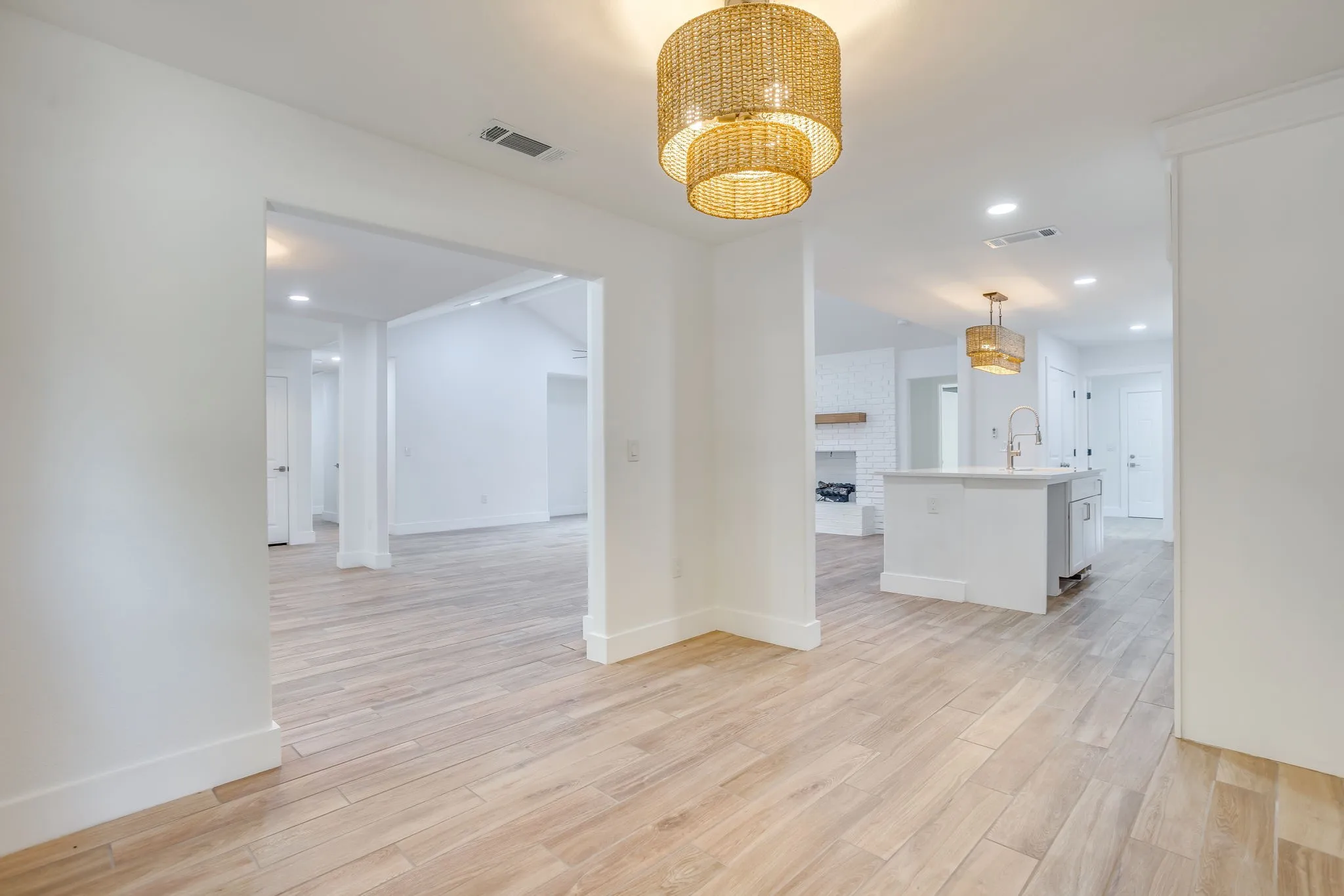 Single Family Residence For Sale in Tarrant County , 8613 Marys Creek Drive, Benbrook, Texas 76116, 3 Bedroom, 3 Bathroom, 2 Garage spaces, 2,198 Sqft, built in 1967, Price $499,000, mls#21351418, Real Estate Agent in Benbrook, Homes For Sale in Tarrant county, Homes For Sale in Benbrook, Realtor in Benbrook Texas, Real Estate Brokerage Independent Realty Texas, Luminita Cordes Realtor