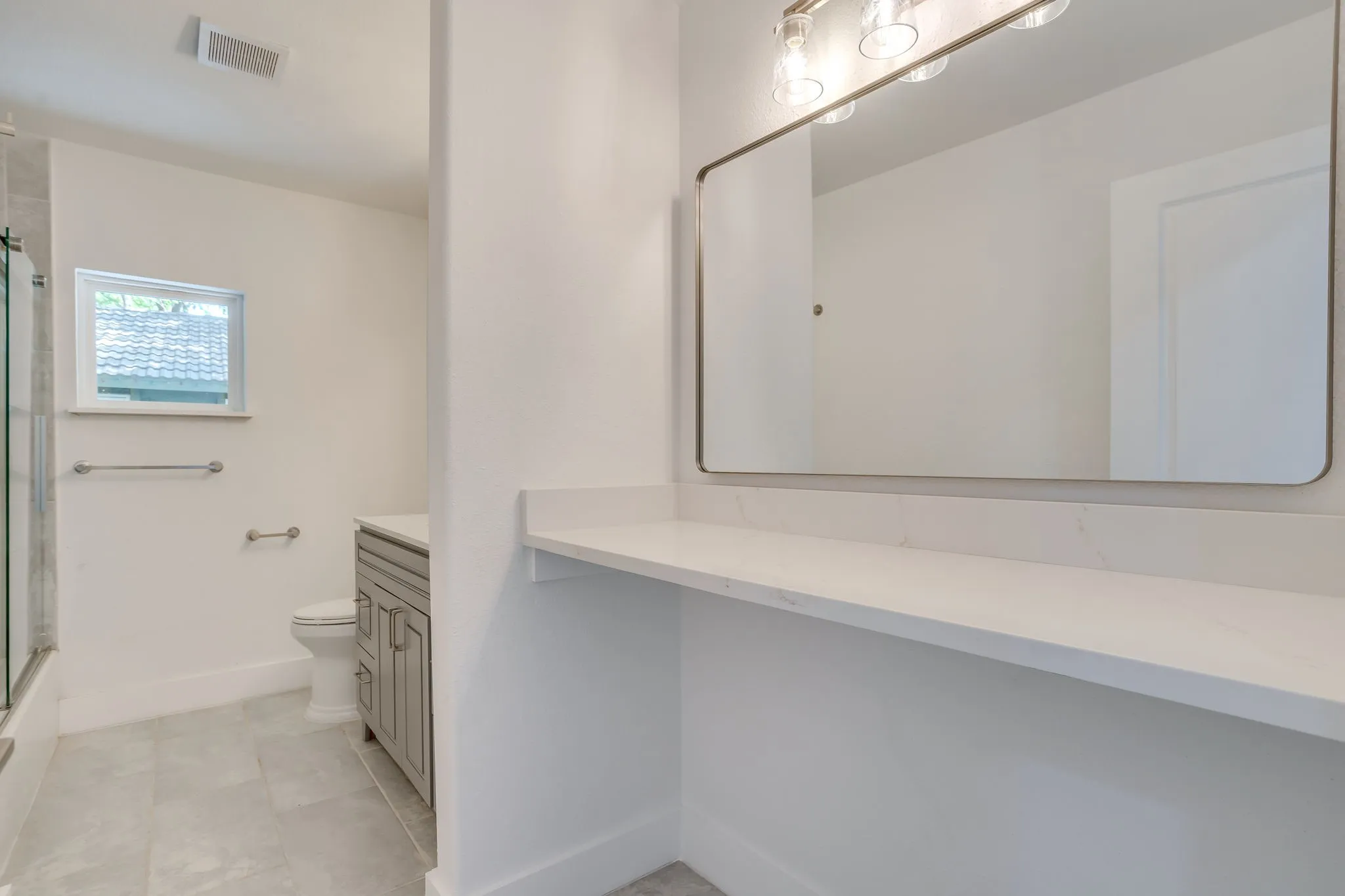 Single Family Residence For Sale in Tarrant County , 8613 Marys Creek Drive, Benbrook, Texas 76116, 3 Bedroom, 3 Bathroom, 2 Garage spaces, 2,198 Sqft, built in 1967, Price $499,000, mls#21351418, Real Estate Agent in Benbrook, Homes For Sale in Tarrant county, Homes For Sale in Benbrook, Realtor in Benbrook Texas, Real Estate Brokerage Independent Realty Texas, Luminita Cordes Realtor