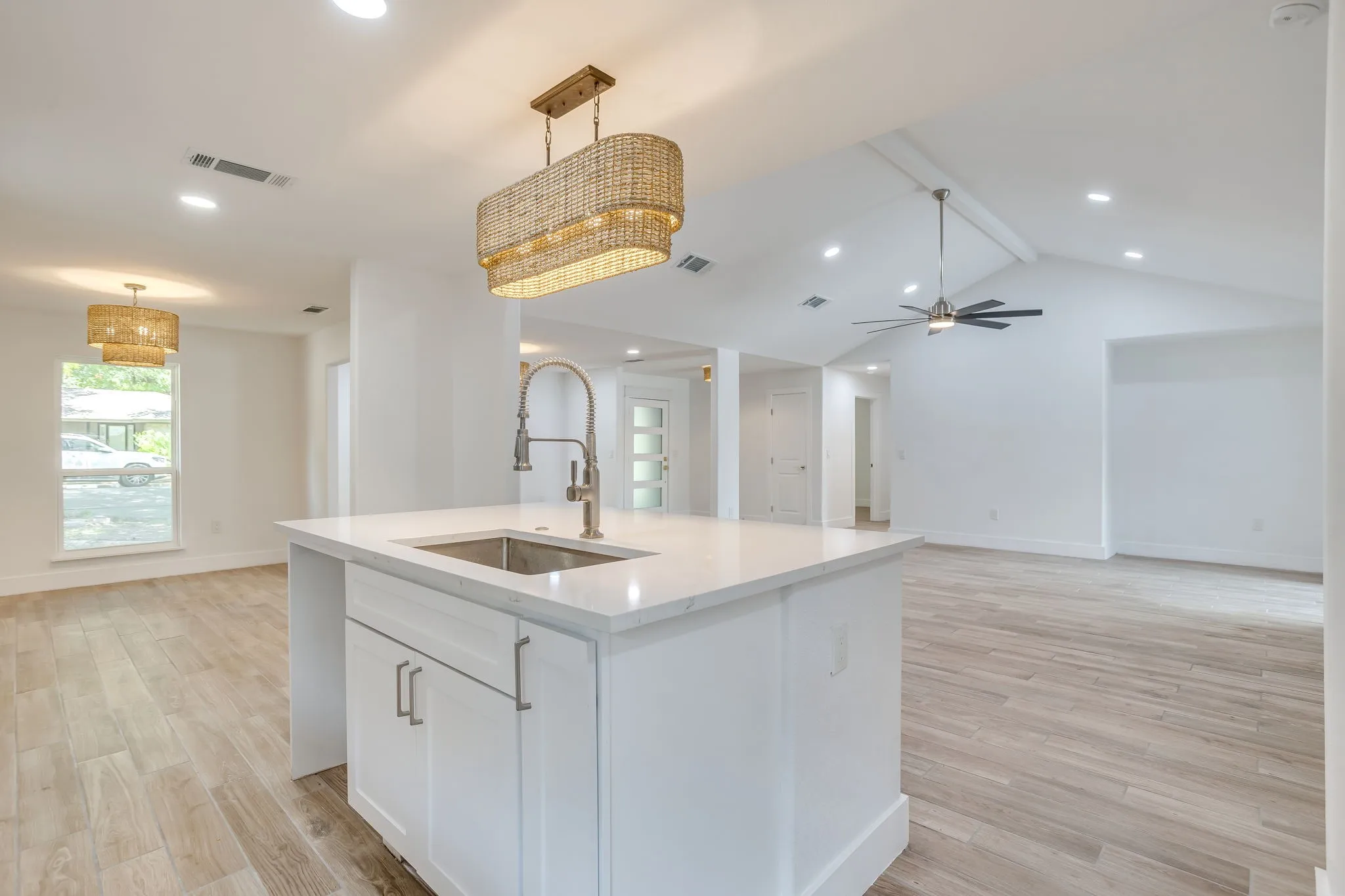 Single Family Residence For Sale in Tarrant County , 8613 Marys Creek Drive, Benbrook, Texas 76116, 3 Bedroom, 3 Bathroom, 2 Garage spaces, 2,198 Sqft, built in 1967, Price $499,000, mls#21351418, Real Estate Agent in Benbrook, Homes For Sale in Tarrant county, Homes For Sale in Benbrook, Realtor in Benbrook Texas, Real Estate Brokerage Independent Realty Texas, Luminita Cordes Realtor