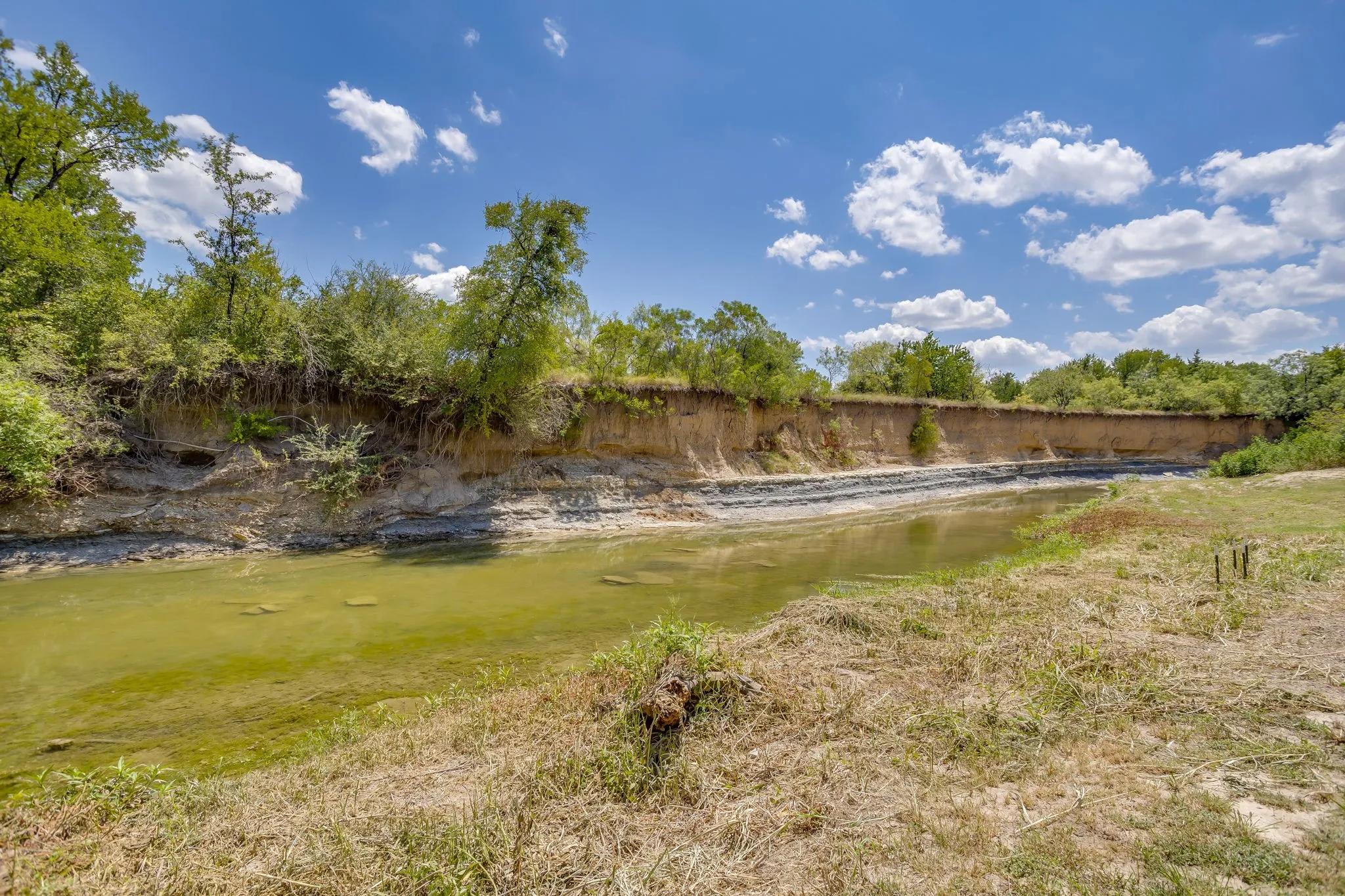Single Family Residence For Sale in Tarrant County , 8613 Marys Creek Drive, Benbrook, Texas 76116, 3 Bedroom, 3 Bathroom, 2 Garage spaces, 2,198 Sqft, built in 1967, Price $499,000, mls#21351418, Real Estate Agent in Benbrook, Homes For Sale in Tarrant county, Homes For Sale in Benbrook, Realtor in Benbrook Texas, Real Estate Brokerage Independent Realty Texas, Luminita Cordes Realtor
