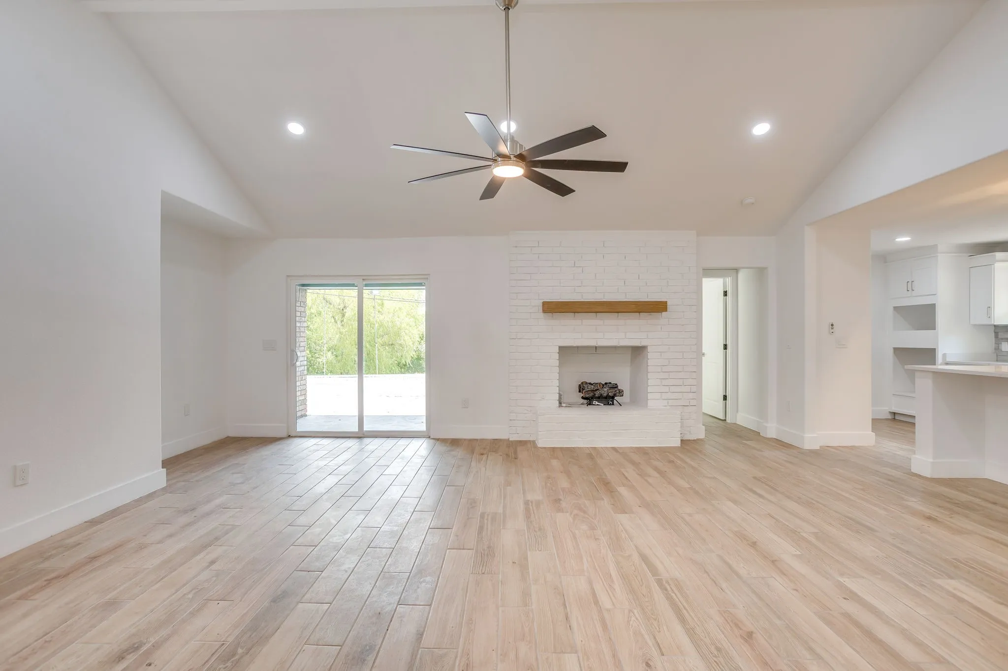 Single Family Residence For Sale in Tarrant County , 8613 Marys Creek Drive, Benbrook, Texas 76116, 3 Bedroom, 3 Bathroom, 2 Garage spaces, 2,198 Sqft, built in 1967, Price $499,000, mls#21351418, Real Estate Agent in Benbrook, Homes For Sale in Tarrant county, Homes For Sale in Benbrook, Realtor in Benbrook Texas, Real Estate Brokerage Independent Realty Texas, Luminita Cordes Realtor