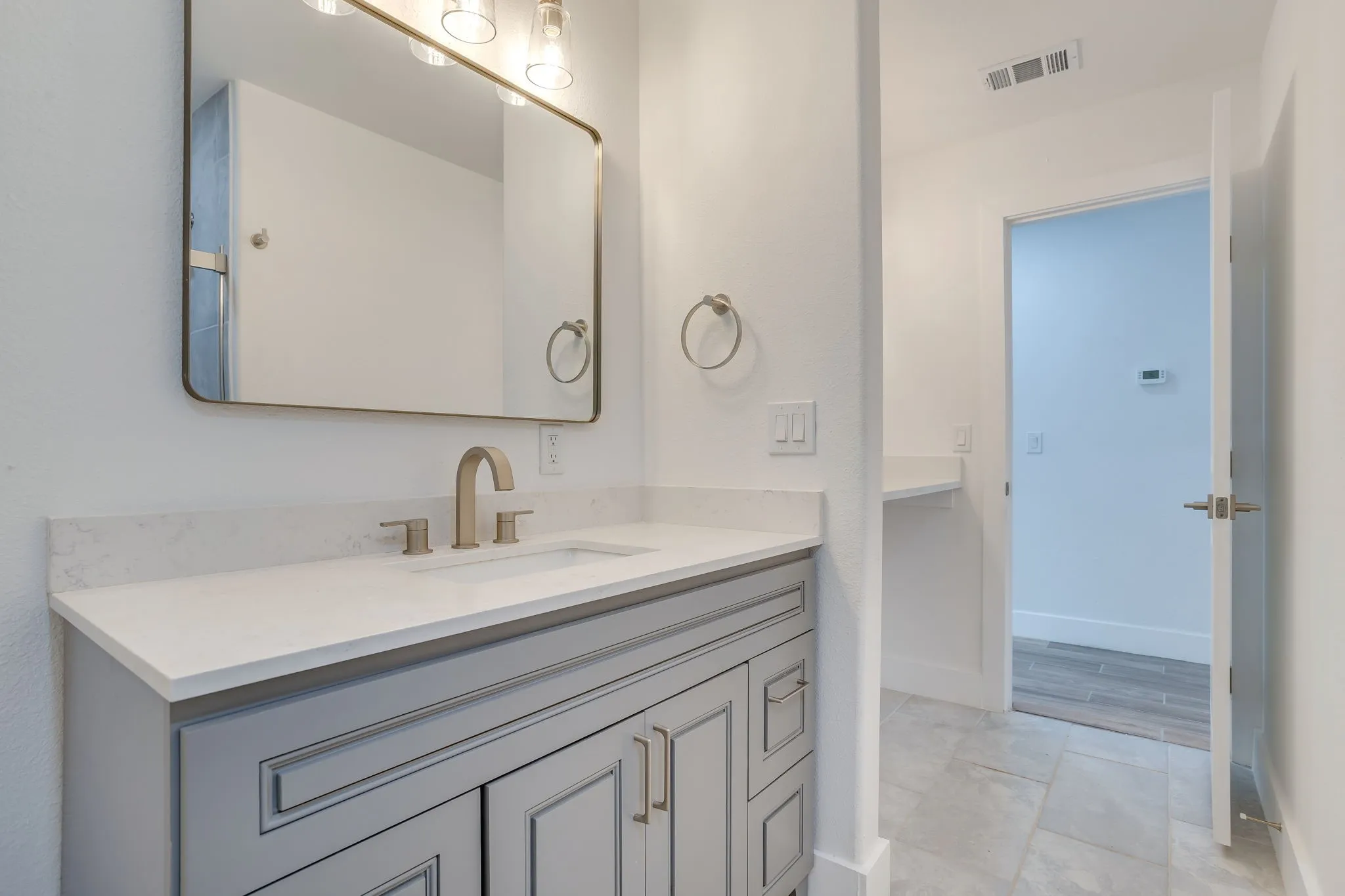 Single Family Residence For Sale in Tarrant County , 8613 Marys Creek Drive, Benbrook, Texas 76116, 3 Bedroom, 3 Bathroom, 2 Garage spaces, 2,198 Sqft, built in 1967, Price $499,000, mls#21351418, Real Estate Agent in Benbrook, Homes For Sale in Tarrant county, Homes For Sale in Benbrook, Realtor in Benbrook Texas, Real Estate Brokerage Independent Realty Texas, Luminita Cordes Realtor
