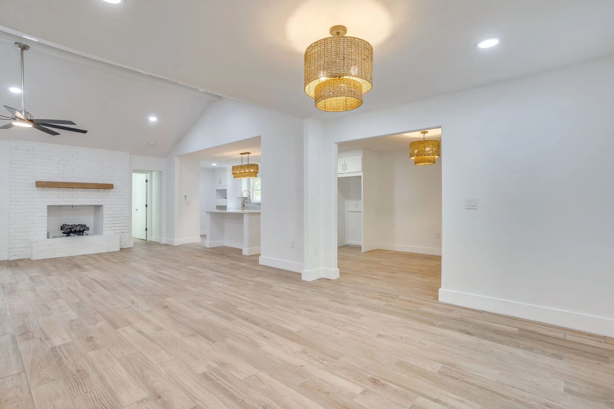 Single Family Residence For Sale in Tarrant County , 8613 Marys Creek Drive, Benbrook, Texas 76116, 3 Bedroom, 3 Bathroom, 2 Garage spaces, 2,198 Sqft, built in 1967, Price $499,000, mls#21351418, Real Estate Agent in Benbrook, Homes For Sale in Tarrant county, Homes For Sale in Benbrook, Realtor in Benbrook Texas, Real Estate Brokerage Independent Realty Texas, Luminita Cordes Realtor