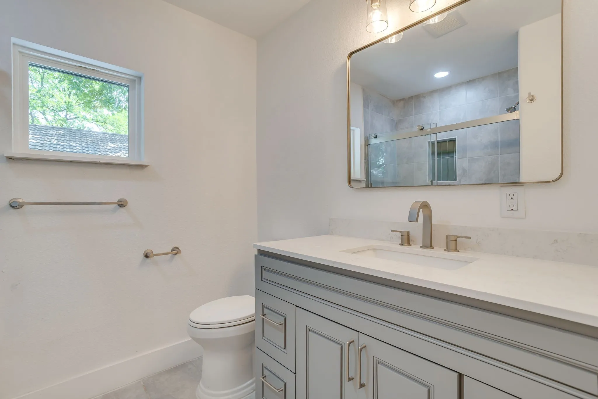 Single Family Residence For Sale in Tarrant County , 8613 Marys Creek Drive, Benbrook, Texas 76116, 3 Bedroom, 3 Bathroom, 2 Garage spaces, 2,198 Sqft, built in 1967, Price $499,000, mls#21351418, Real Estate Agent in Benbrook, Homes For Sale in Tarrant county, Homes For Sale in Benbrook, Realtor in Benbrook Texas, Real Estate Brokerage Independent Realty Texas, Luminita Cordes Realtor