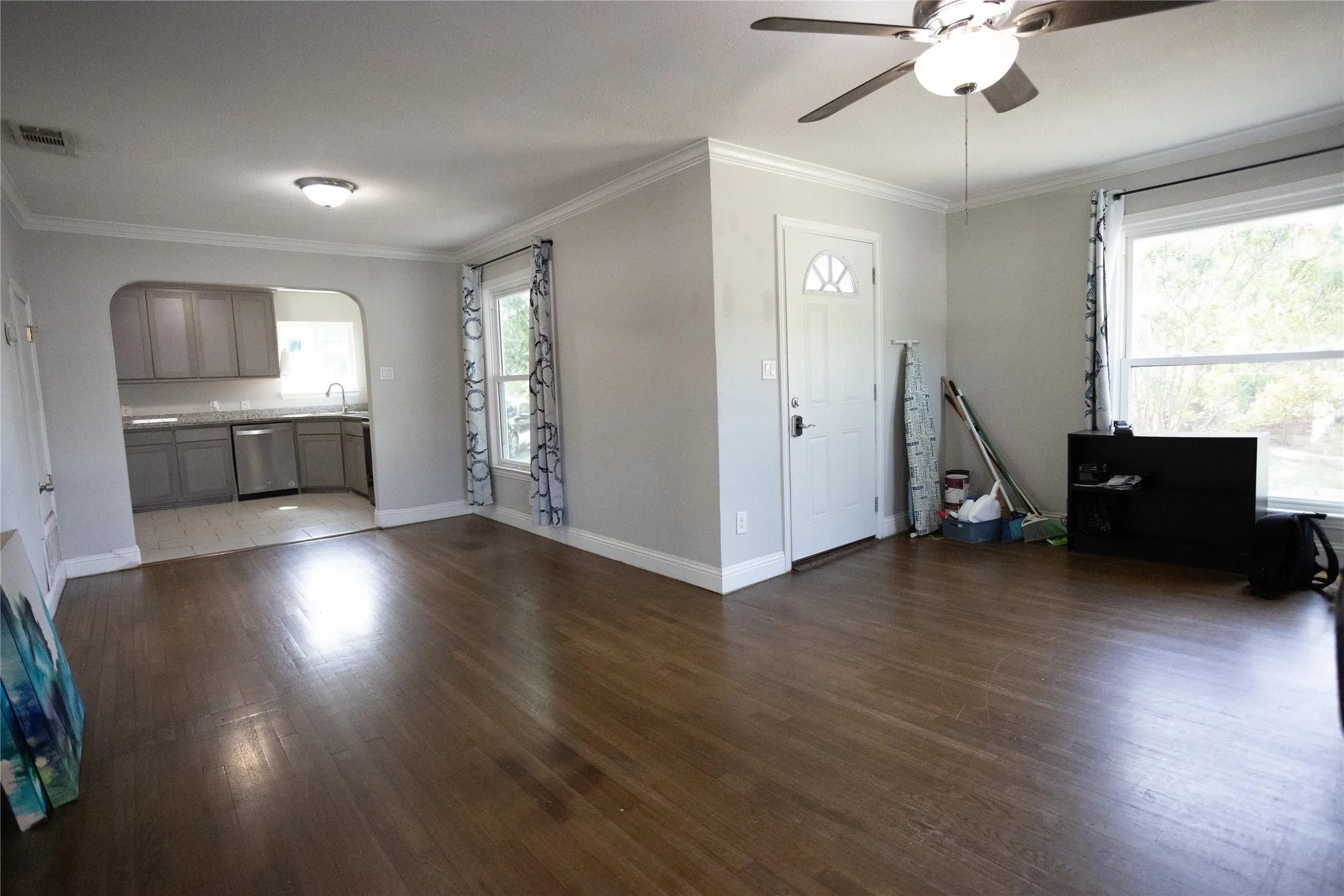 Single Family Residence For Sale in Tarrant County , 2121 San Jose, Fort Worth, Texas 76112, 3 Bedroom, 2 Bathroom, Garage spaces, 1,231 Sqft, built in 1951, mls#21351430, Real Estate Agent in Fort Worth, Homes For Sale in Tarrant county, Homes For Sale in Fort Worth, Realtor in Fort Worth Texas, Real Estate Brokerage Independent Realty Texas, Luminita Cordes Realtor