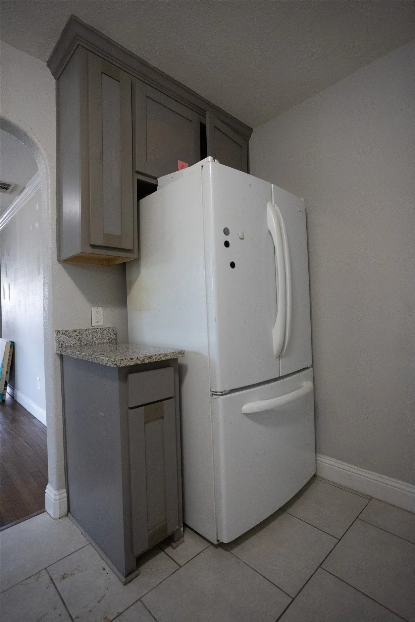 Single Family Residence For Sale in Tarrant County , 2121 San Jose, Fort Worth, Texas 76112, 3 Bedroom, 2 Bathroom, Garage spaces, 1,231 Sqft, built in 1951, mls#21351430, Real Estate Agent in Fort Worth, Homes For Sale in Tarrant county, Homes For Sale in Fort Worth, Realtor in Fort Worth Texas, Real Estate Brokerage Independent Realty Texas, Luminita Cordes Realtor