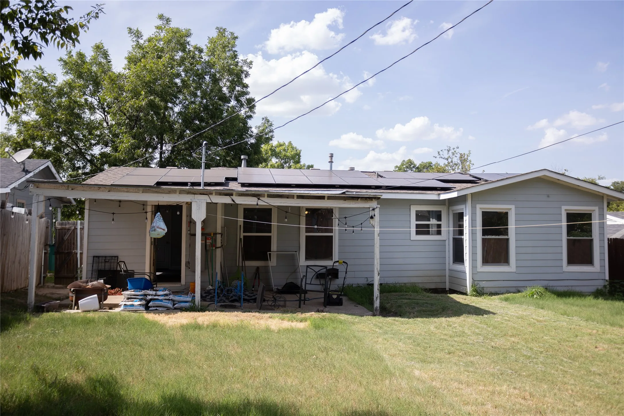 Single Family Residence For Sale in Tarrant County , 2121 San Jose, Fort Worth, Texas 76112, 3 Bedroom, 2 Bathroom, Garage spaces, 1,231 Sqft, built in 1951, mls#21351430, Real Estate Agent in Fort Worth, Homes For Sale in Tarrant county, Homes For Sale in Fort Worth, Realtor in Fort Worth Texas, Real Estate Brokerage Independent Realty Texas, Luminita Cordes Realtor