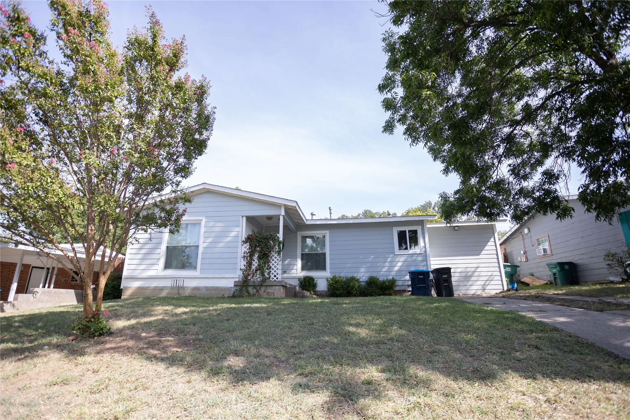 Single Family Residence For Sale in Tarrant County , 2121 San Jose, Fort Worth, Texas 76112, 3 Bedroom, 2 Bathroom, Garage spaces, 1,231 Sqft, built in 1951, mls#21351430, Real Estate Agent in Fort Worth, Homes For Sale in Tarrant county, Homes For Sale in Fort Worth, Realtor in Fort Worth Texas, Real Estate Brokerage Independent Realty Texas, Luminita Cordes Realtor