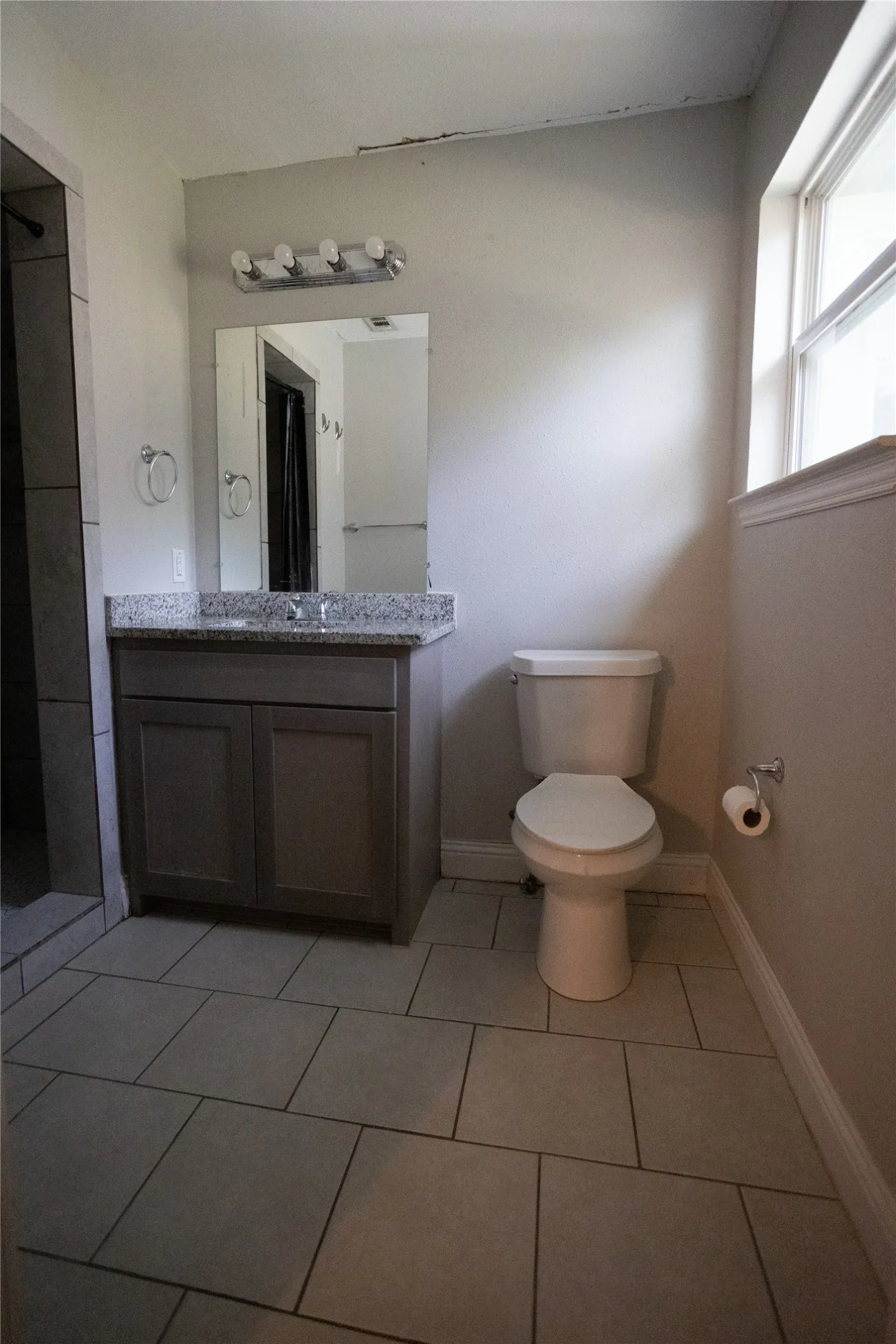 Single Family Residence For Sale in Tarrant County , 2121 San Jose, Fort Worth, Texas 76112, 3 Bedroom, 2 Bathroom, Garage spaces, 1,231 Sqft, built in 1951, mls#21351430, Real Estate Agent in Fort Worth, Homes For Sale in Tarrant county, Homes For Sale in Fort Worth, Realtor in Fort Worth Texas, Real Estate Brokerage Independent Realty Texas, Luminita Cordes Realtor