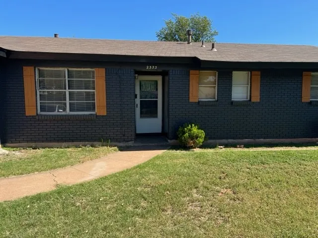 Single Family Residence For Rent in Taylor County , 2333 Marsalis Drive, Abilene, Texas 79603, 3 Bedroom, 2 Bathroom, 1 Garage spaces, 1,336 Sqft, built in 1961, mls#21351468, Real Estate Agent in Abilene, Homes For Rent in Taylor county, Homes For Rent in Abilene, Realtor in Abilene Texas, Real Estate Brokerage Independent Realty Texas, Luminita Cordes Realtor