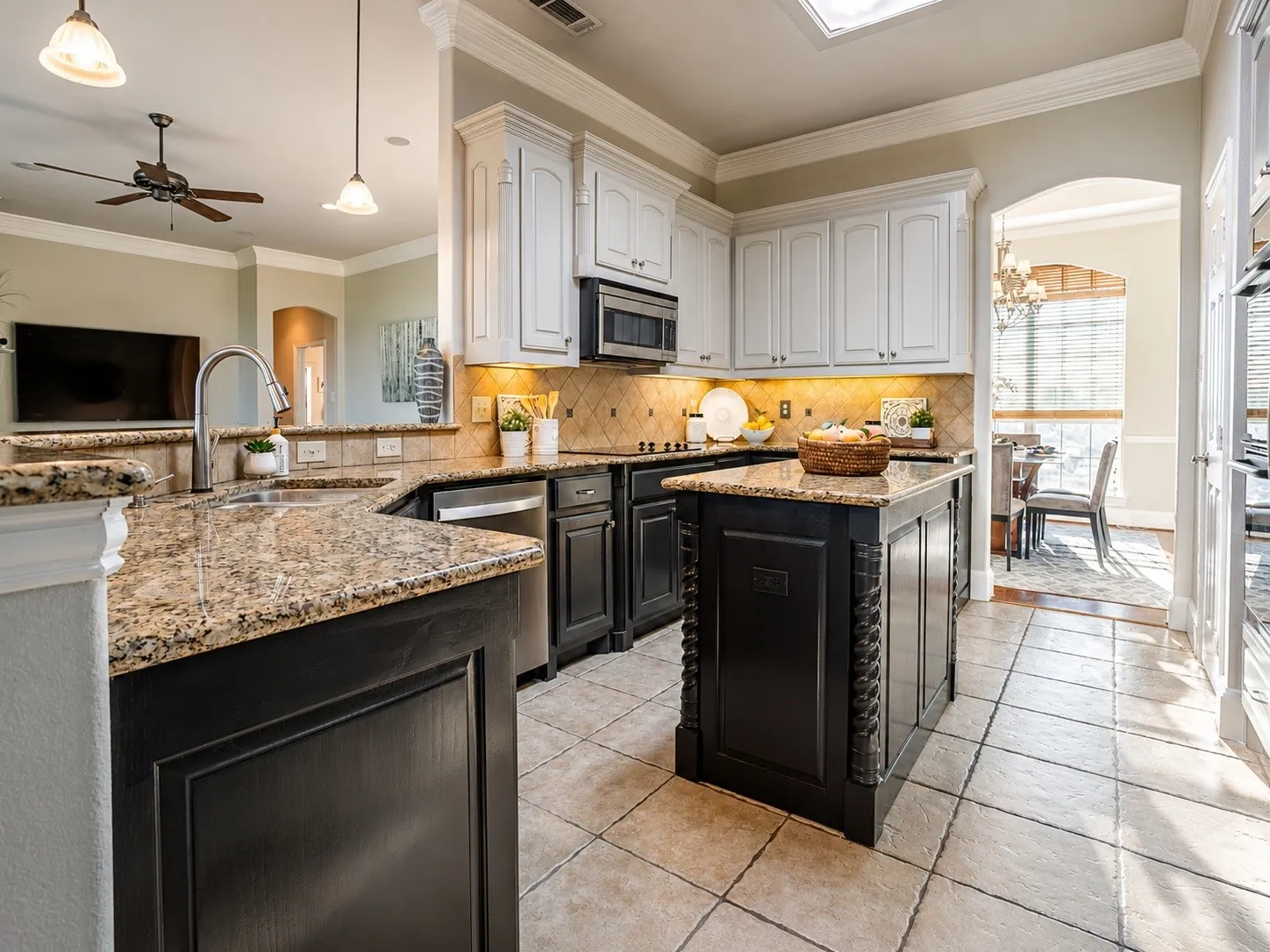 Single Family Residence For Sale in Rockwall County , 285 Partridge Drive, Mclendon Chisholm, Texas 75032, 4 Bedroom, 3 Bathroom, 3 Garage spaces, 2,780 Sqft, built in 2004, mls#21350781, Real Estate Agent in Mclendon Chisholm, Homes For Sale in Rockwall county, Homes For Sale in Mclendon Chisholm, Realtor in Mclendon Chisholm Texas, Real Estate Brokerage Independent Realty Texas, Luminita Cordes Realtor