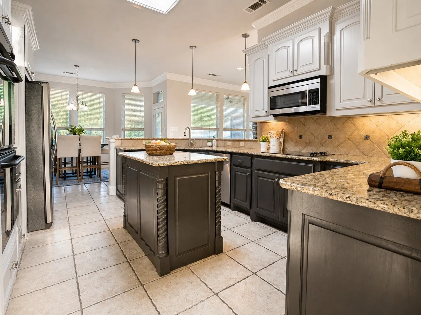 Single Family Residence For Sale in Rockwall County , 285 Partridge Drive, Mclendon Chisholm, Texas 75032, 4 Bedroom, 3 Bathroom, 3 Garage spaces, 2,780 Sqft, built in 2004, mls#21350781, Real Estate Agent in Mclendon Chisholm, Homes For Sale in Rockwall county, Homes For Sale in Mclendon Chisholm, Realtor in Mclendon Chisholm Texas, Real Estate Brokerage Independent Realty Texas, Luminita Cordes Realtor
