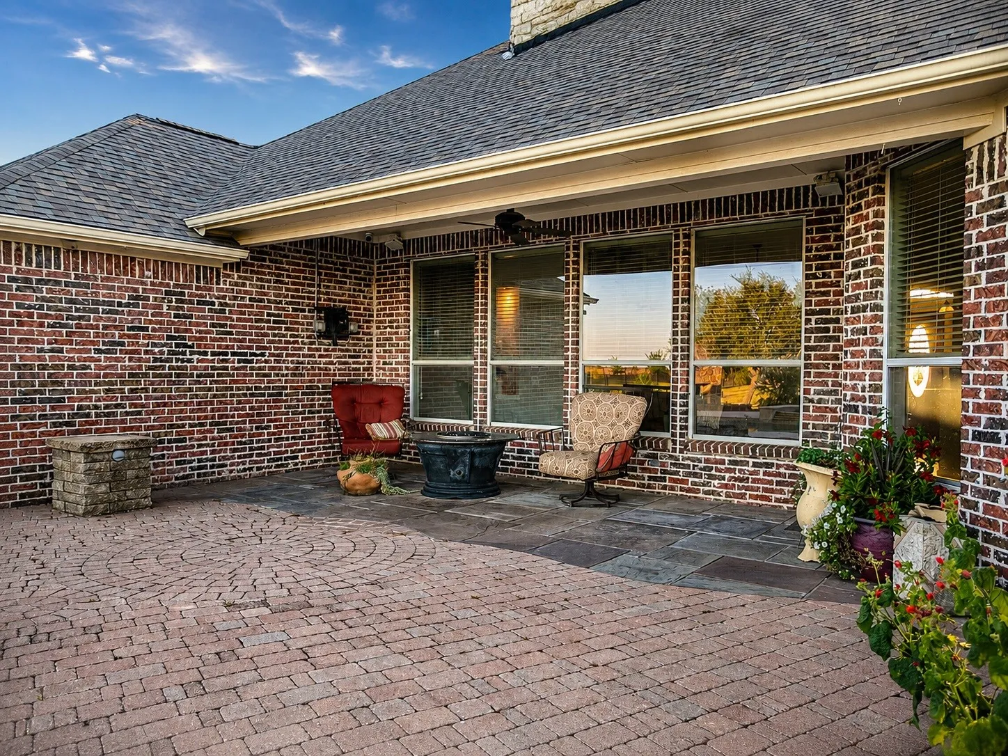 Single Family Residence For Sale in Rockwall County , 285 Partridge Drive, Mclendon Chisholm, Texas 75032, 4 Bedroom, 3 Bathroom, 3 Garage spaces, 2,780 Sqft, built in 2004, mls#21350781, Real Estate Agent in Mclendon Chisholm, Homes For Sale in Rockwall county, Homes For Sale in Mclendon Chisholm, Realtor in Mclendon Chisholm Texas, Real Estate Brokerage Independent Realty Texas, Luminita Cordes Realtor