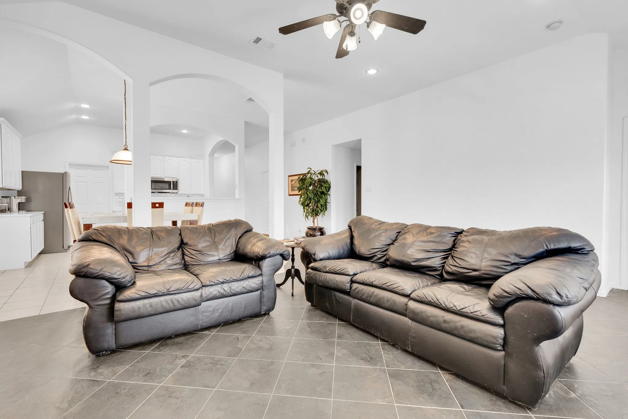 Single Family Residence For Sale in Tarrant County , 3908 Cloud Cover Road, Fort Worth, Texas 76262, 4 Bedroom, 2 Bathroom, 2 Garage spaces, 1,766 Sqft, built in 2008, mls#21351449, Real Estate Agent in Fort Worth, Homes For Sale in Tarrant county, Homes For Sale in Fort Worth, Realtor in Fort Worth Texas, Real Estate Brokerage Independent Realty Texas, Luminita Cordes Realtor