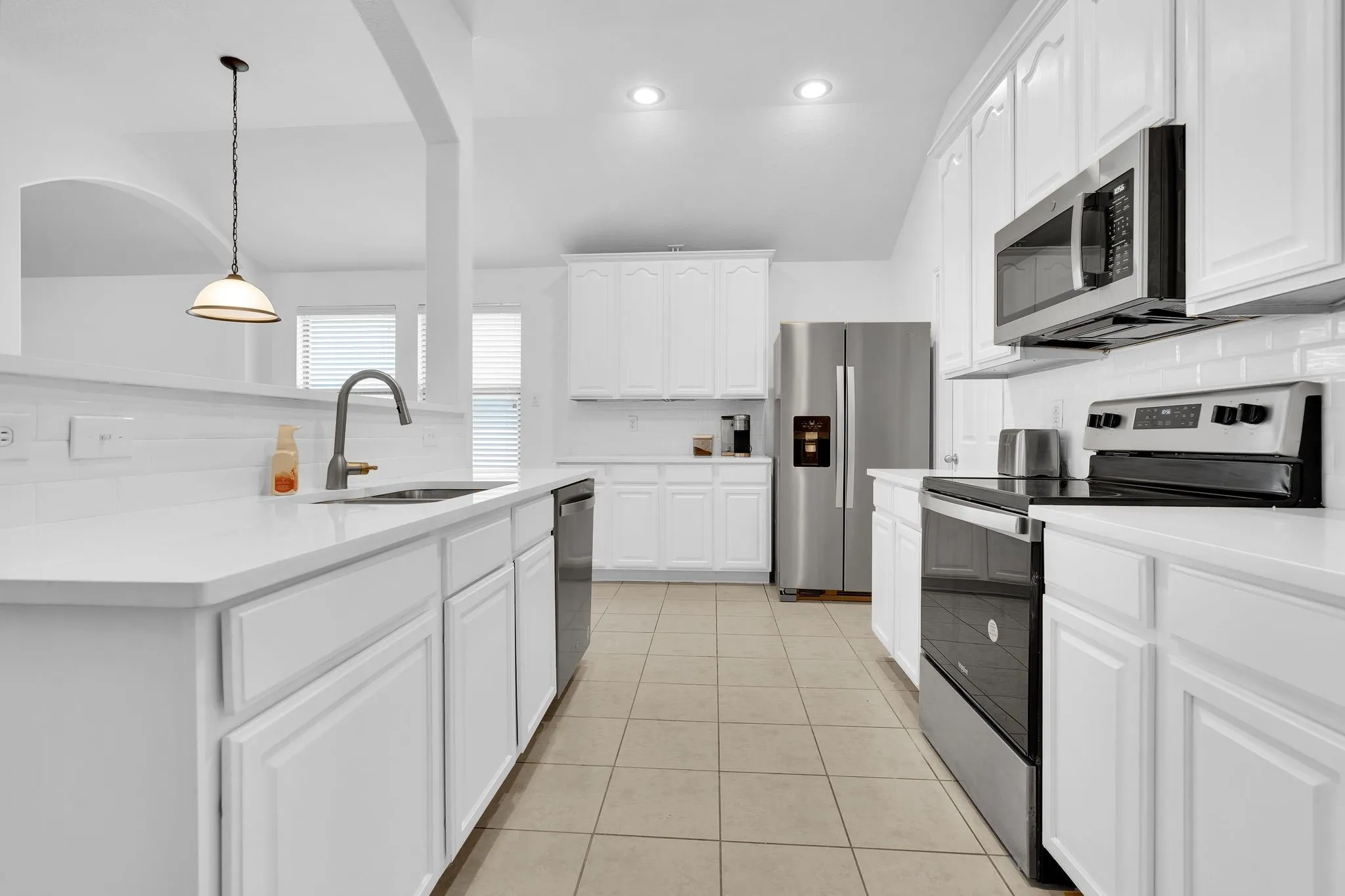 Single Family Residence For Sale in Tarrant County , 3908 Cloud Cover Road, Fort Worth, Texas 76262, 4 Bedroom, 2 Bathroom, 2 Garage spaces, 1,766 Sqft, built in 2008, mls#21351449, Real Estate Agent in Fort Worth, Homes For Sale in Tarrant county, Homes For Sale in Fort Worth, Realtor in Fort Worth Texas, Real Estate Brokerage Independent Realty Texas, Luminita Cordes Realtor