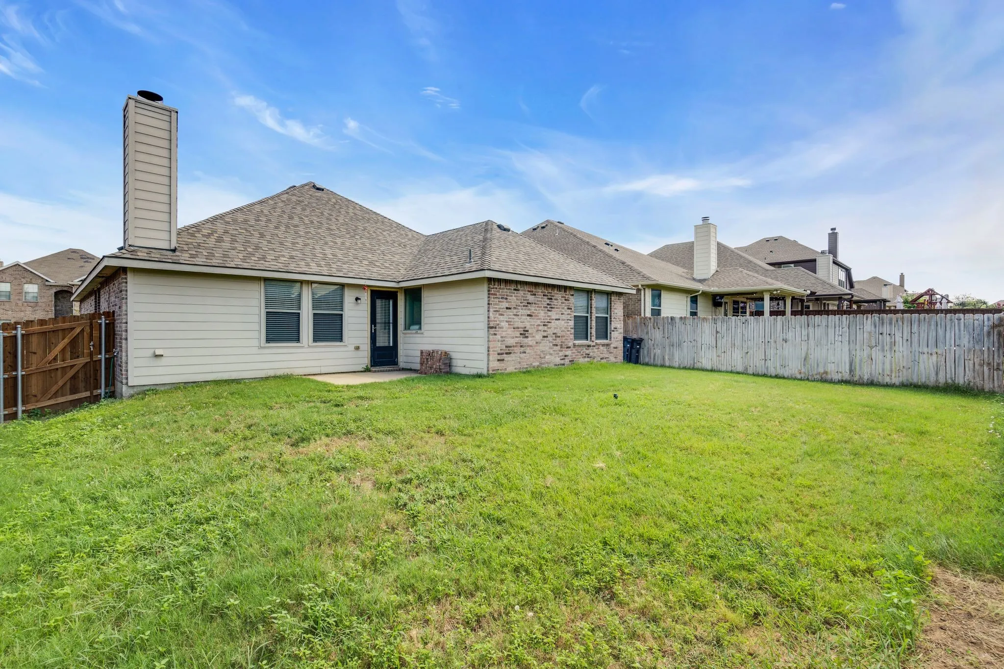 Single Family Residence For Sale in Tarrant County , 3908 Cloud Cover Road, Fort Worth, Texas 76262, 4 Bedroom, 2 Bathroom, 2 Garage spaces, 1,766 Sqft, built in 2008, mls#21351449, Real Estate Agent in Fort Worth, Homes For Sale in Tarrant county, Homes For Sale in Fort Worth, Realtor in Fort Worth Texas, Real Estate Brokerage Independent Realty Texas, Luminita Cordes Realtor
