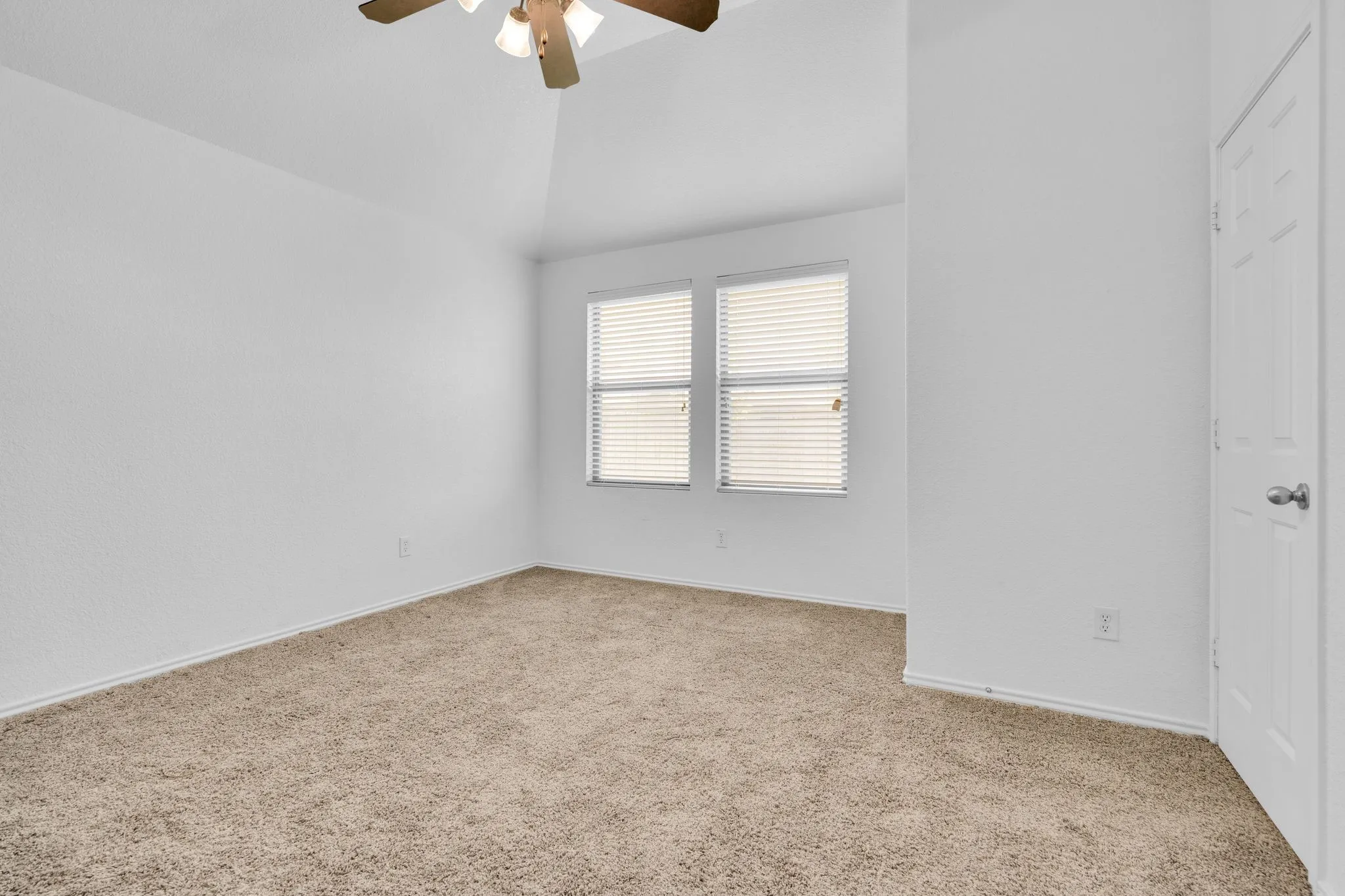 Single Family Residence For Sale in Tarrant County , 3908 Cloud Cover Road, Fort Worth, Texas 76262, 4 Bedroom, 2 Bathroom, 2 Garage spaces, 1,766 Sqft, built in 2008, mls#21351449, Real Estate Agent in Fort Worth, Homes For Sale in Tarrant county, Homes For Sale in Fort Worth, Realtor in Fort Worth Texas, Real Estate Brokerage Independent Realty Texas, Luminita Cordes Realtor