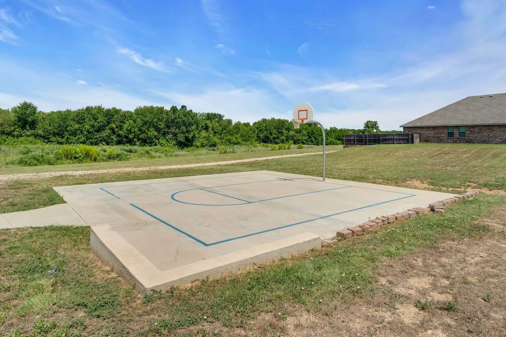 Single Family Residence For Sale in Tarrant County , 3908 Cloud Cover Road, Fort Worth, Texas 76262, 4 Bedroom, 2 Bathroom, 2 Garage spaces, 1,766 Sqft, built in 2008, mls#21351449, Real Estate Agent in Fort Worth, Homes For Sale in Tarrant county, Homes For Sale in Fort Worth, Realtor in Fort Worth Texas, Real Estate Brokerage Independent Realty Texas, Luminita Cordes Realtor