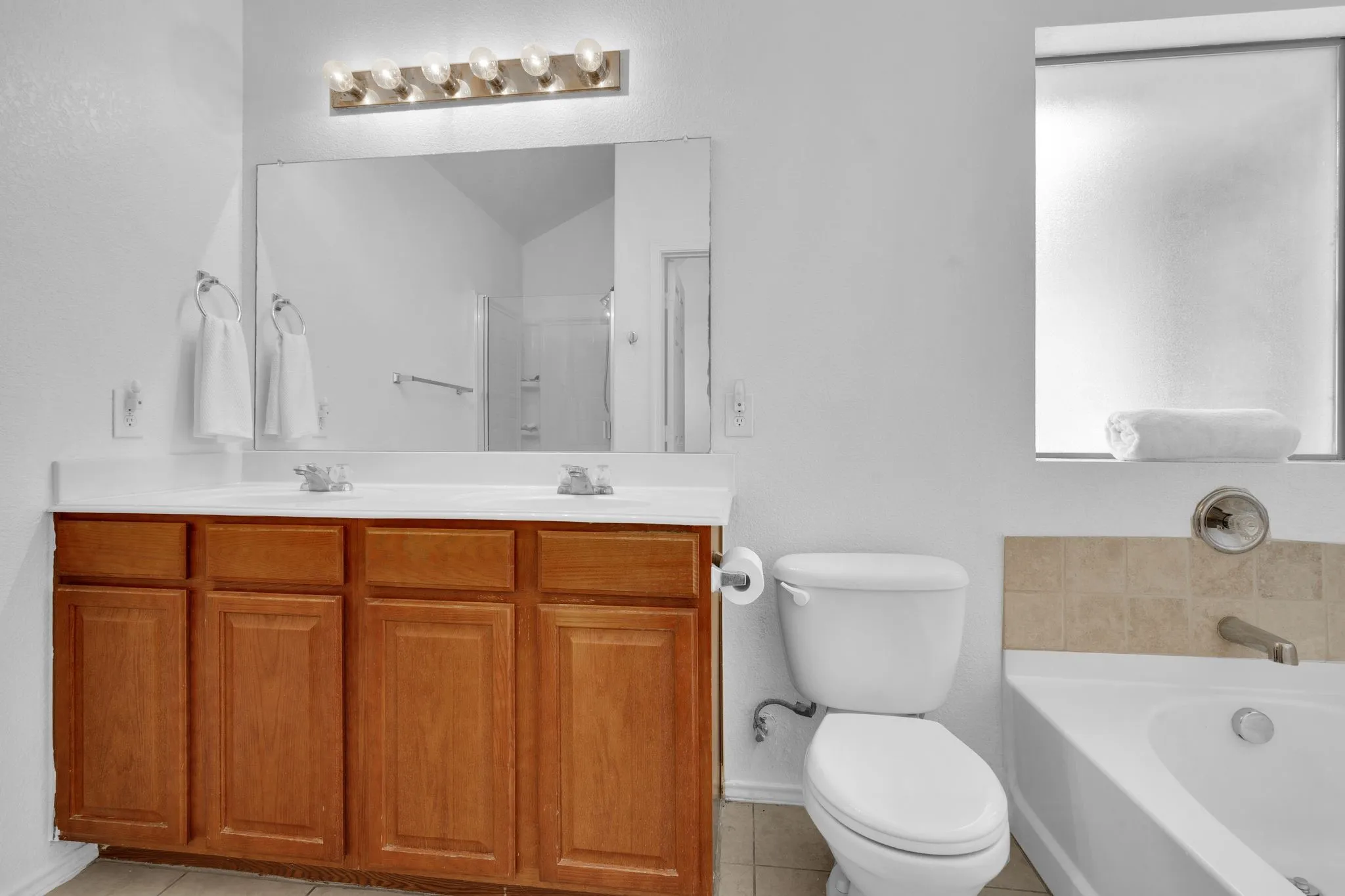 Single Family Residence For Sale in Tarrant County , 3908 Cloud Cover Road, Fort Worth, Texas 76262, 4 Bedroom, 2 Bathroom, 2 Garage spaces, 1,766 Sqft, built in 2008, mls#21351449, Real Estate Agent in Fort Worth, Homes For Sale in Tarrant county, Homes For Sale in Fort Worth, Realtor in Fort Worth Texas, Real Estate Brokerage Independent Realty Texas, Luminita Cordes Realtor