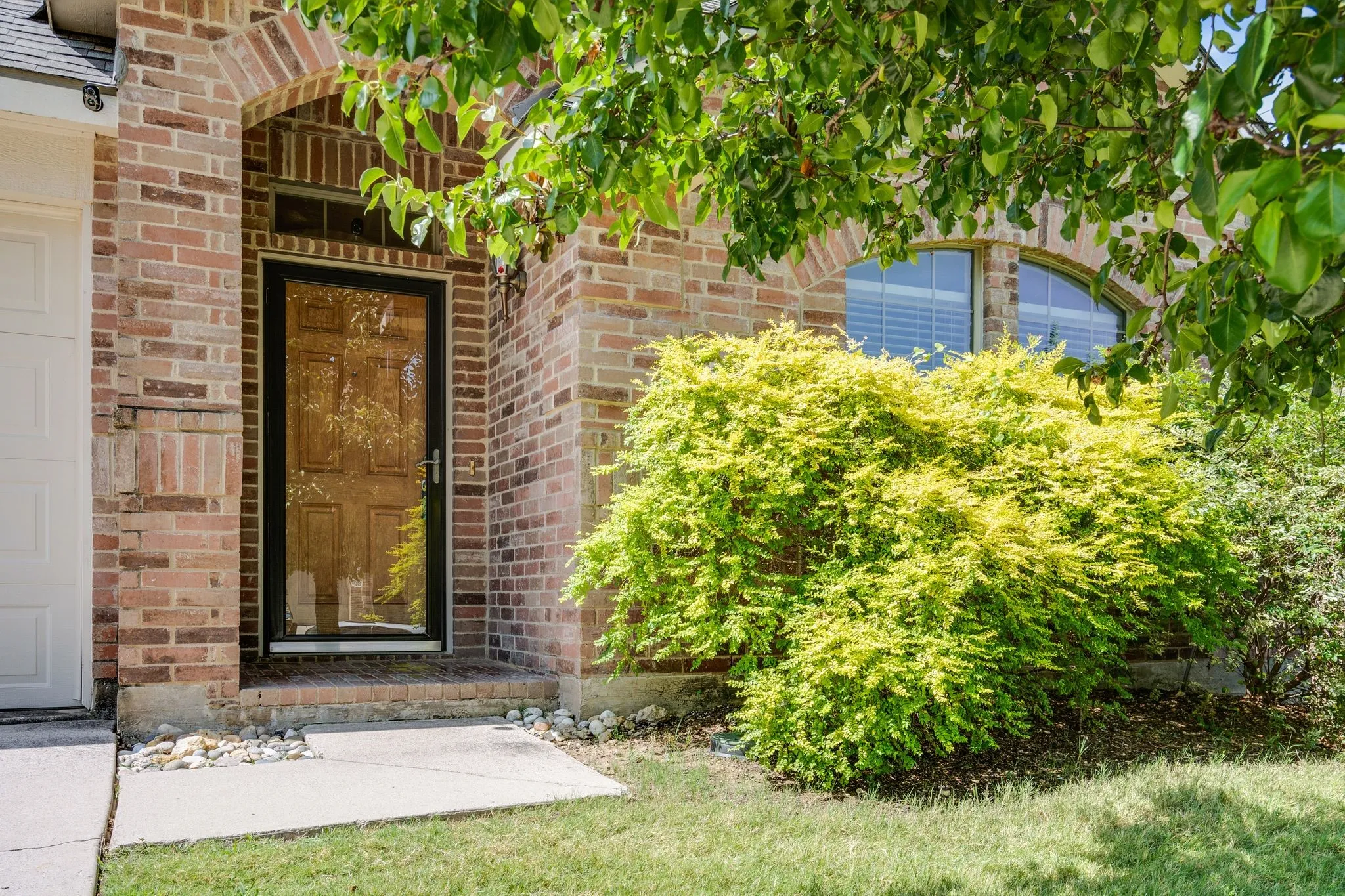 Single Family Residence For Sale in Tarrant County , 3908 Cloud Cover Road, Fort Worth, Texas 76262, 4 Bedroom, 2 Bathroom, 2 Garage spaces, 1,766 Sqft, built in 2008, mls#21351449, Real Estate Agent in Fort Worth, Homes For Sale in Tarrant county, Homes For Sale in Fort Worth, Realtor in Fort Worth Texas, Real Estate Brokerage Independent Realty Texas, Luminita Cordes Realtor