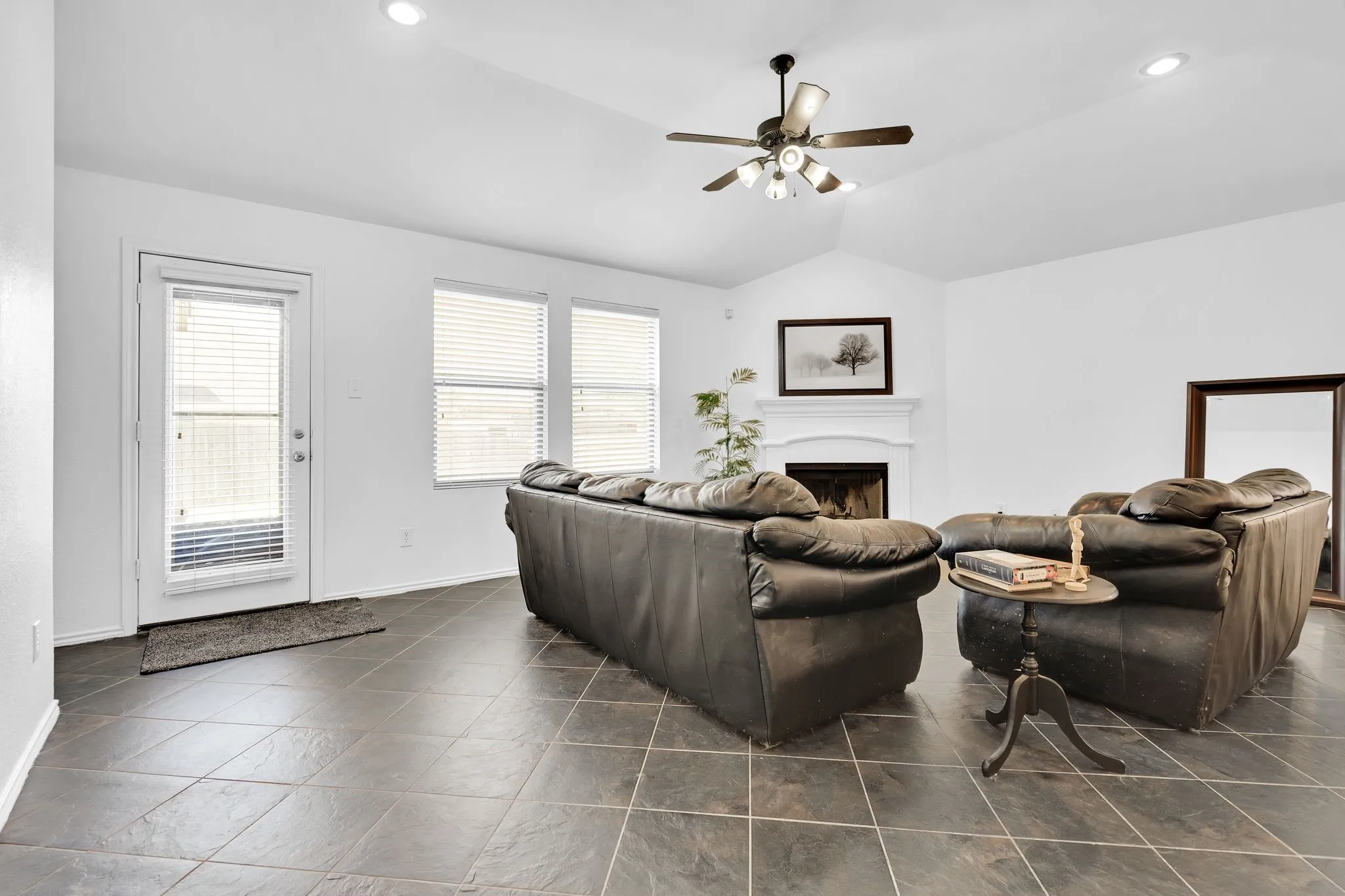 Single Family Residence For Sale in Tarrant County , 3908 Cloud Cover Road, Fort Worth, Texas 76262, 4 Bedroom, 2 Bathroom, 2 Garage spaces, 1,766 Sqft, built in 2008, mls#21351449, Real Estate Agent in Fort Worth, Homes For Sale in Tarrant county, Homes For Sale in Fort Worth, Realtor in Fort Worth Texas, Real Estate Brokerage Independent Realty Texas, Luminita Cordes Realtor