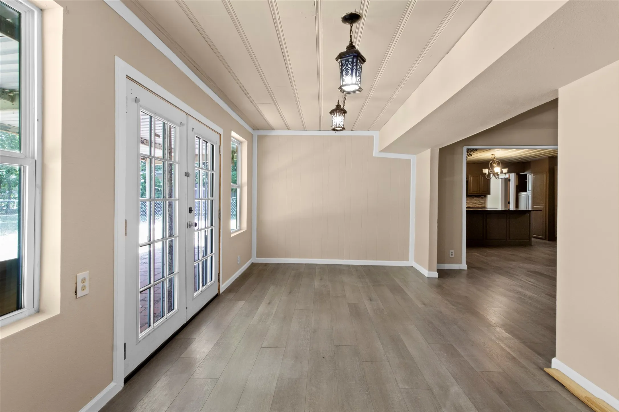 Single Family Residence For Sale in Limestone County , 708 E COMMERCE, Mexia, Texas 76667, 5 Bedroom, 3 Bathroom, Garage spaces, 2,382 Sqft, built in 1959, mls#21351481, Real Estate Agent in Mexia, Homes For Sale in Limestone county, Homes For Sale in Mexia, Realtor in Mexia Texas, Real Estate Brokerage Independent Realty Texas, Luminita Cordes Realtor
