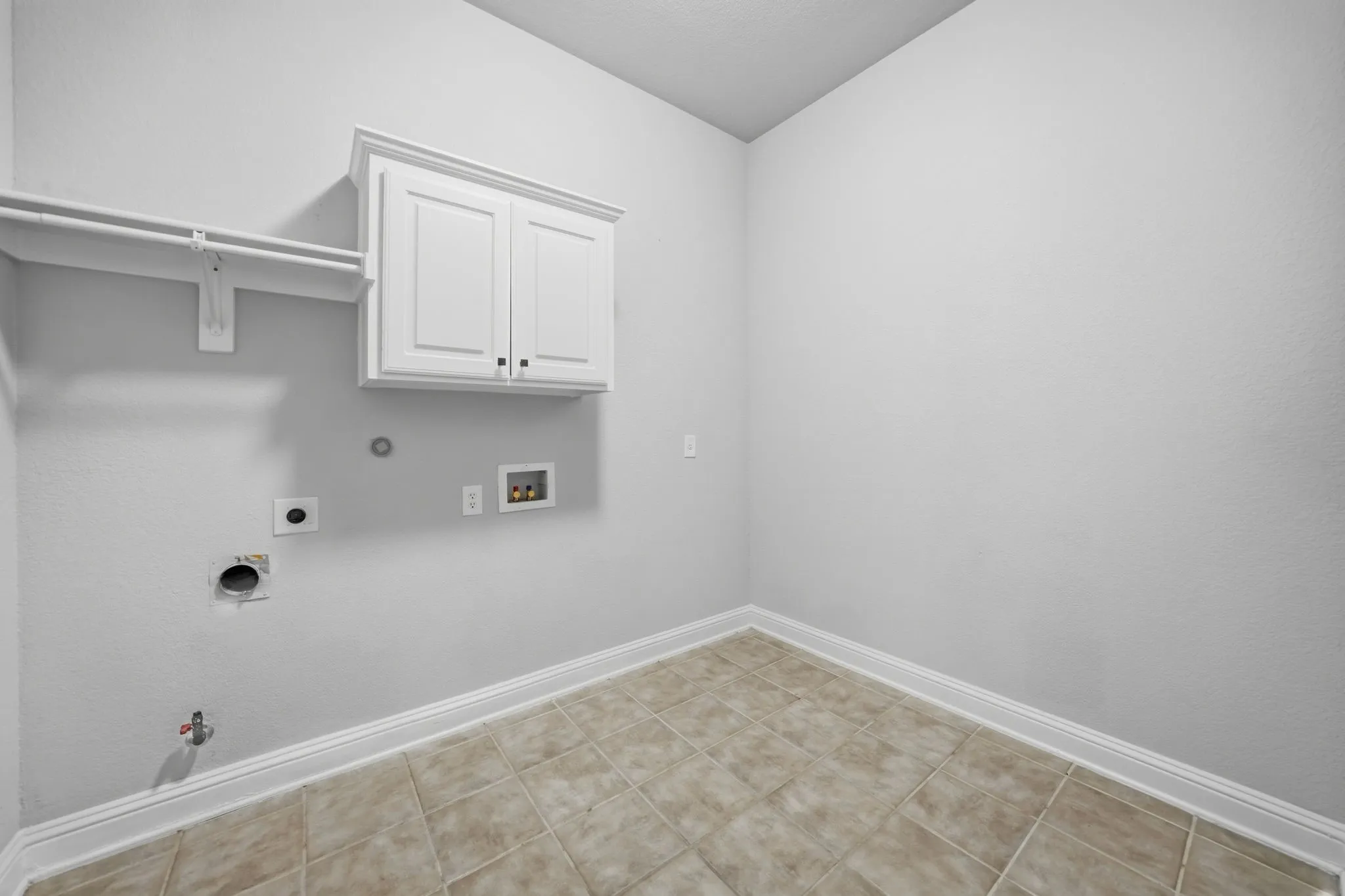 Single Family Residence For Sale in Denton County , 3475 Pilgrim Drive, Frisco, Texas 75034, 4 Bedroom, 4 Bathroom, 2 Garage spaces, 3,569 Sqft, built in 2005, mls#21351476, Real Estate Agent in Frisco, Homes For Sale in Denton county, Homes For Sale in Frisco, Realtor in Frisco Texas, Real Estate Brokerage Independent Realty Texas, Luminita Cordes Realtor