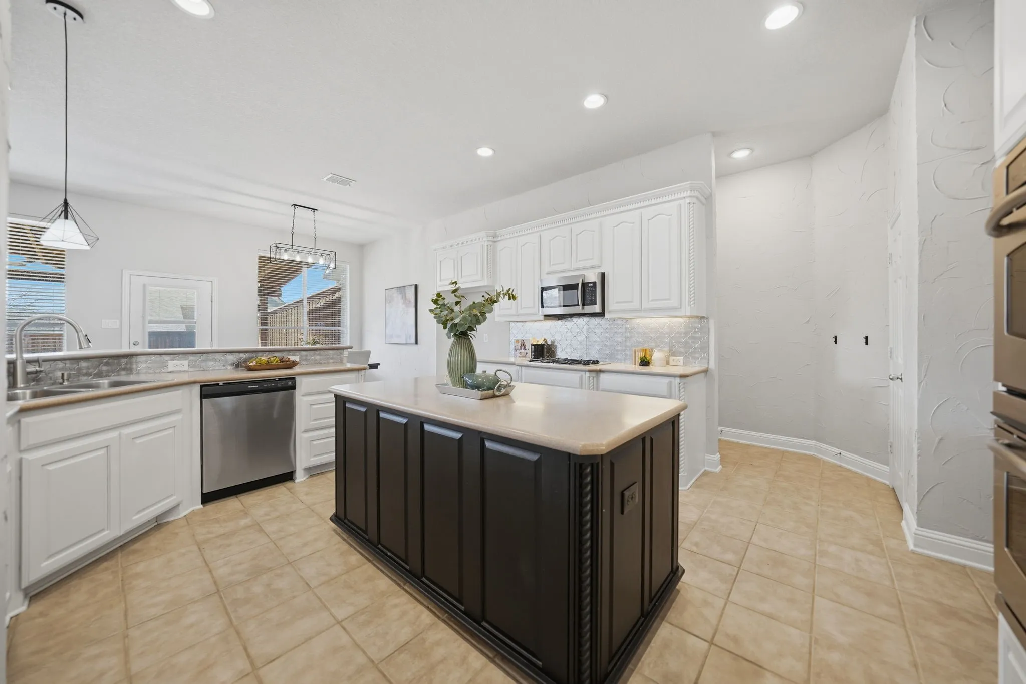 Single Family Residence For Sale in Denton County , 3475 Pilgrim Drive, Frisco, Texas 75034, 4 Bedroom, 4 Bathroom, 2 Garage spaces, 3,569 Sqft, built in 2005, mls#21351476, Real Estate Agent in Frisco, Homes For Sale in Denton county, Homes For Sale in Frisco, Realtor in Frisco Texas, Real Estate Brokerage Independent Realty Texas, Luminita Cordes Realtor