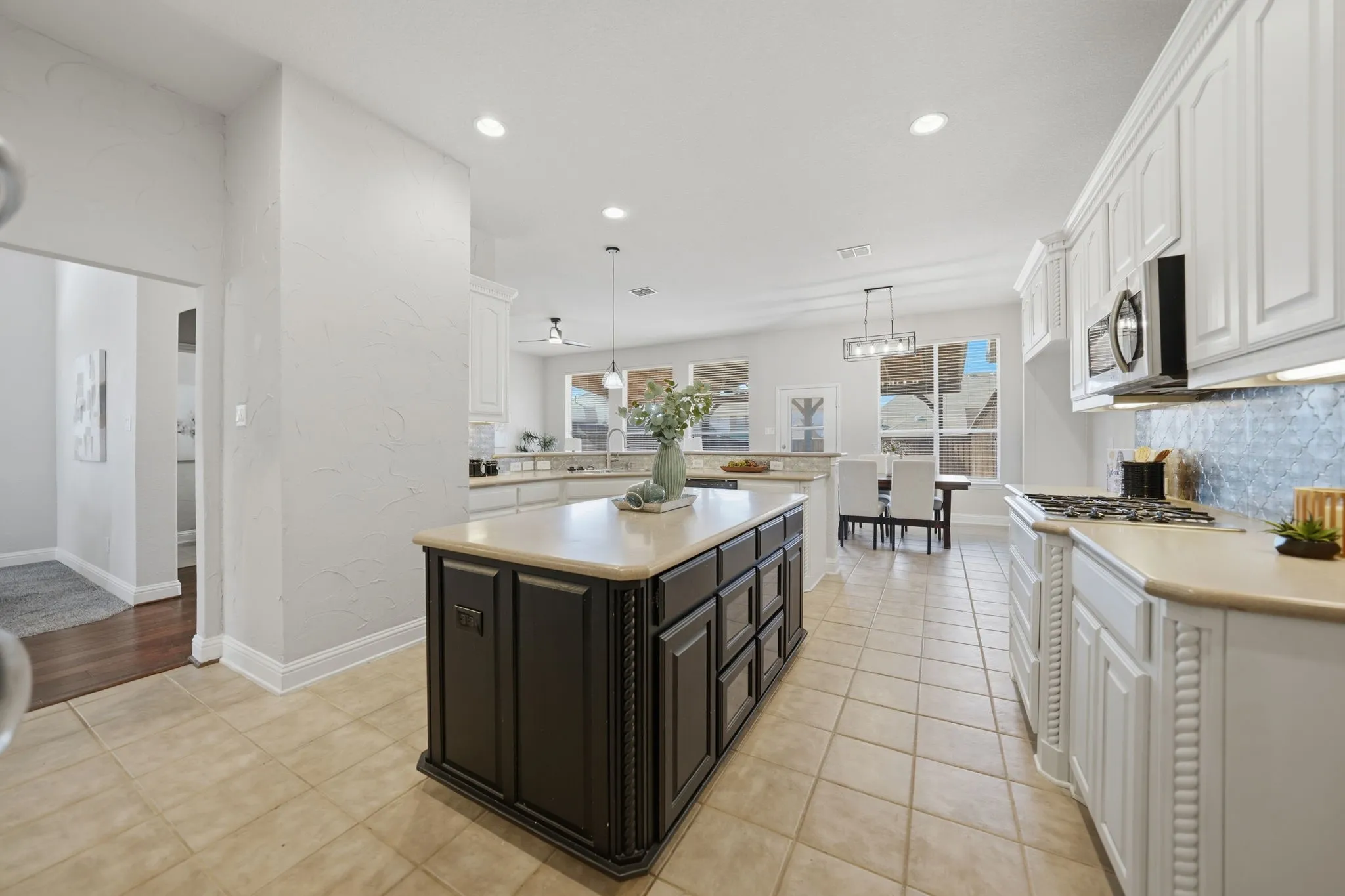 Single Family Residence For Sale in Denton County , 3475 Pilgrim Drive, Frisco, Texas 75034, 4 Bedroom, 4 Bathroom, 2 Garage spaces, 3,569 Sqft, built in 2005, mls#21351476, Real Estate Agent in Frisco, Homes For Sale in Denton county, Homes For Sale in Frisco, Realtor in Frisco Texas, Real Estate Brokerage Independent Realty Texas, Luminita Cordes Realtor