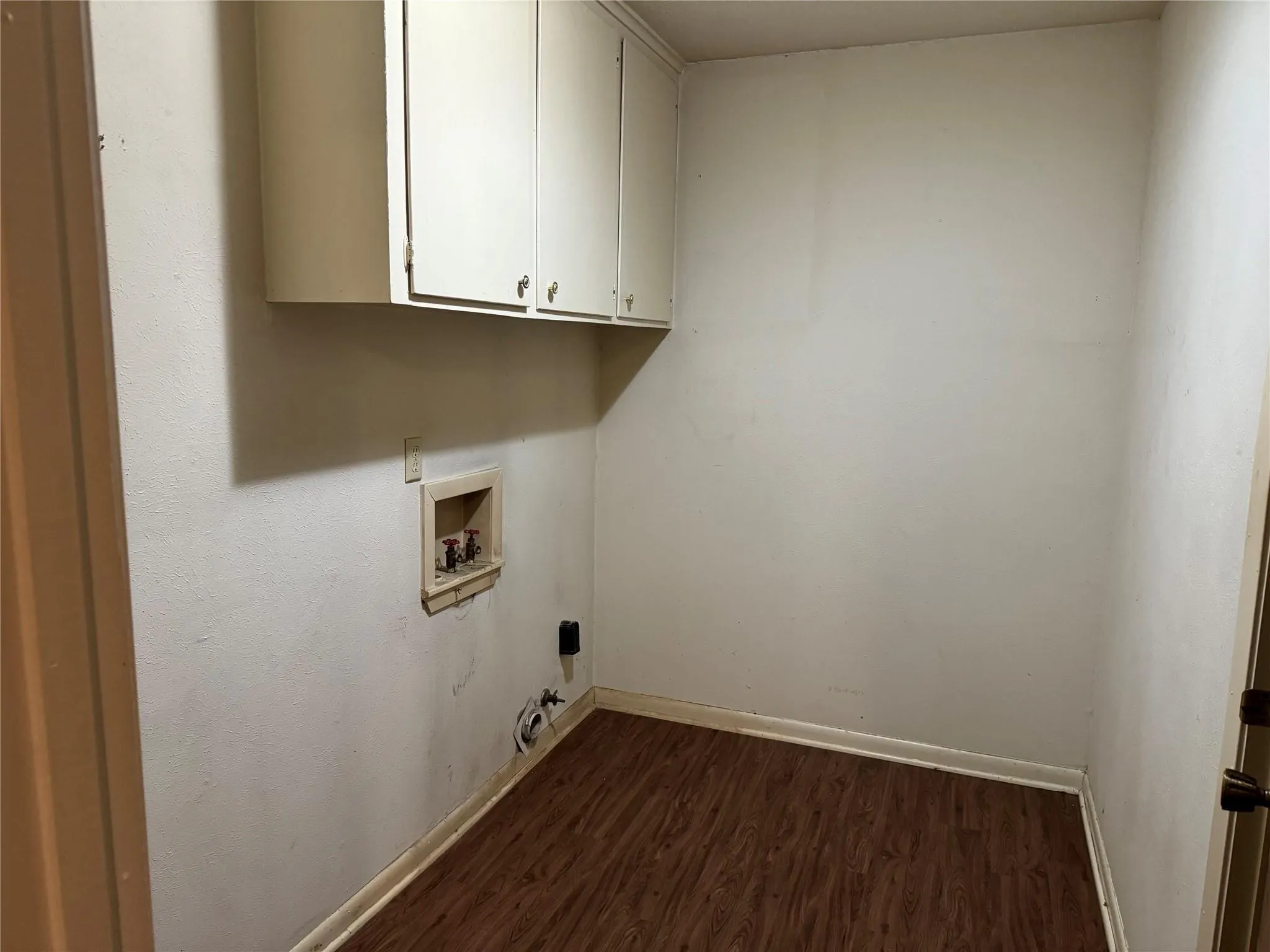 Single Family Residence For Sale in Navarro County , 208 SW 4th Street, Kerens, Texas 75144, 2 Bedroom, 2 Bathroom, 2 Garage spaces, 1,360 Sqft, built in 1978, Price $125,000, mls#21351501, Real Estate Agent in Kerens, Homes For Sale in Navarro county, Homes For Sale in Kerens, Realtor in Kerens Texas, Real Estate Brokerage Independent Realty Texas, Luminita Cordes Realtor