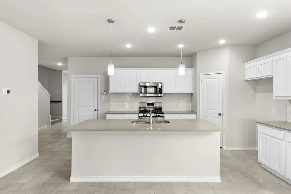 Single Family Residence For Sale in Tarrant County , 2845 Rose Heath Lane, Fort Worth, Texas 76108, 4 Bedroom, 3 Bathroom, 2 Garage spaces, 2,496 Sqft, built in 2022, mls#21351132, Real Estate Agent in Fort Worth, Homes For Sale in Tarrant county, Homes For Sale in Fort Worth, Realtor in Fort Worth Texas, Real Estate Brokerage Independent Realty Texas, Luminita Cordes Realtor