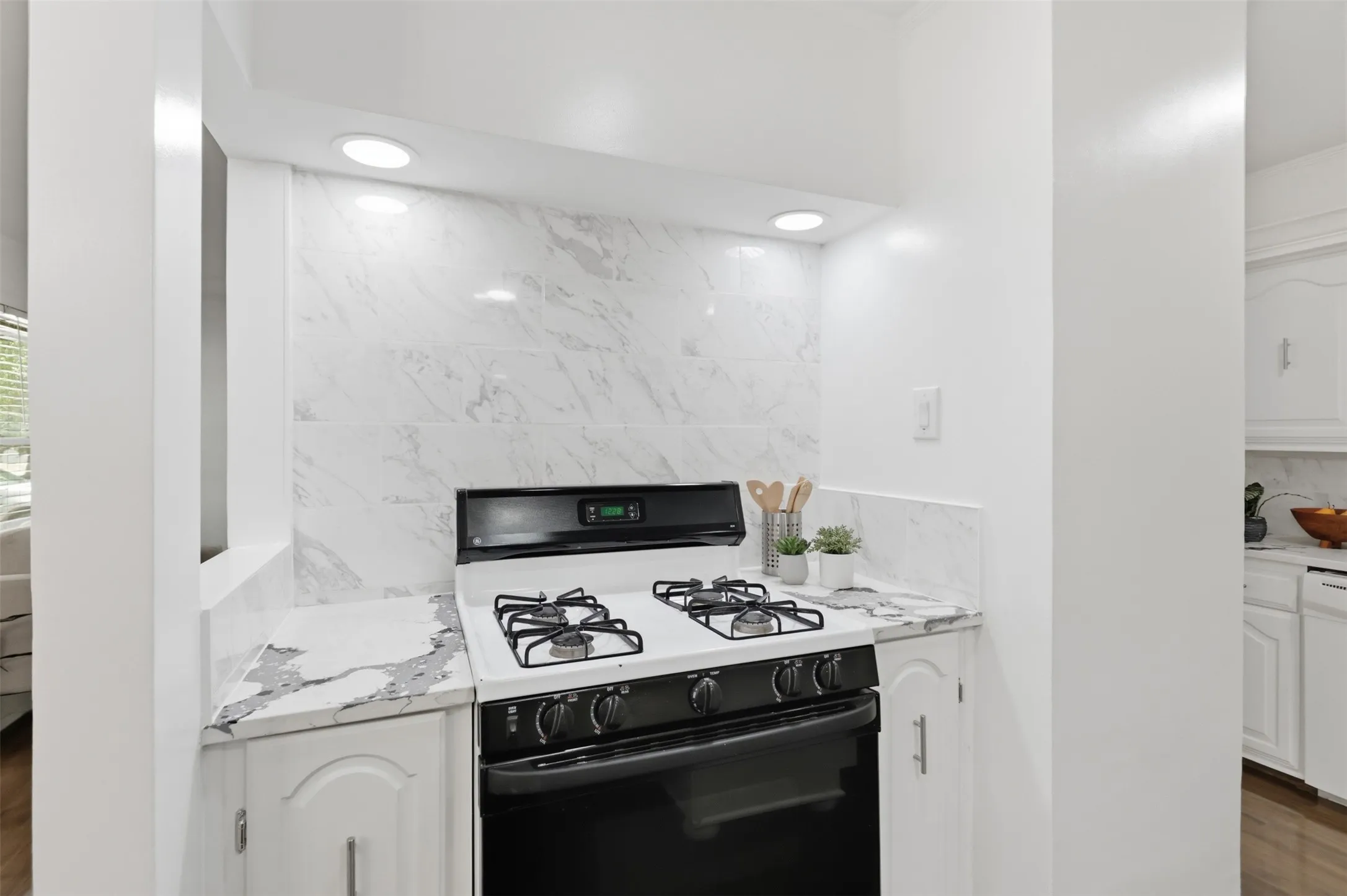 Single Family Residence For Sale in Dallas County , 12319 Sunland Street, Dallas, Texas 75218, 3 Bedroom, 3 Bathroom, 2 Garage spaces, 1,669 Sqft, built in 1962, mls#21339057, Real Estate Agent in Dallas, Homes For Sale in Dallas county, Homes For Sale in Dallas, Realtor in Dallas Texas, Real Estate Brokerage Independent Realty Texas, Luminita Cordes Realtor