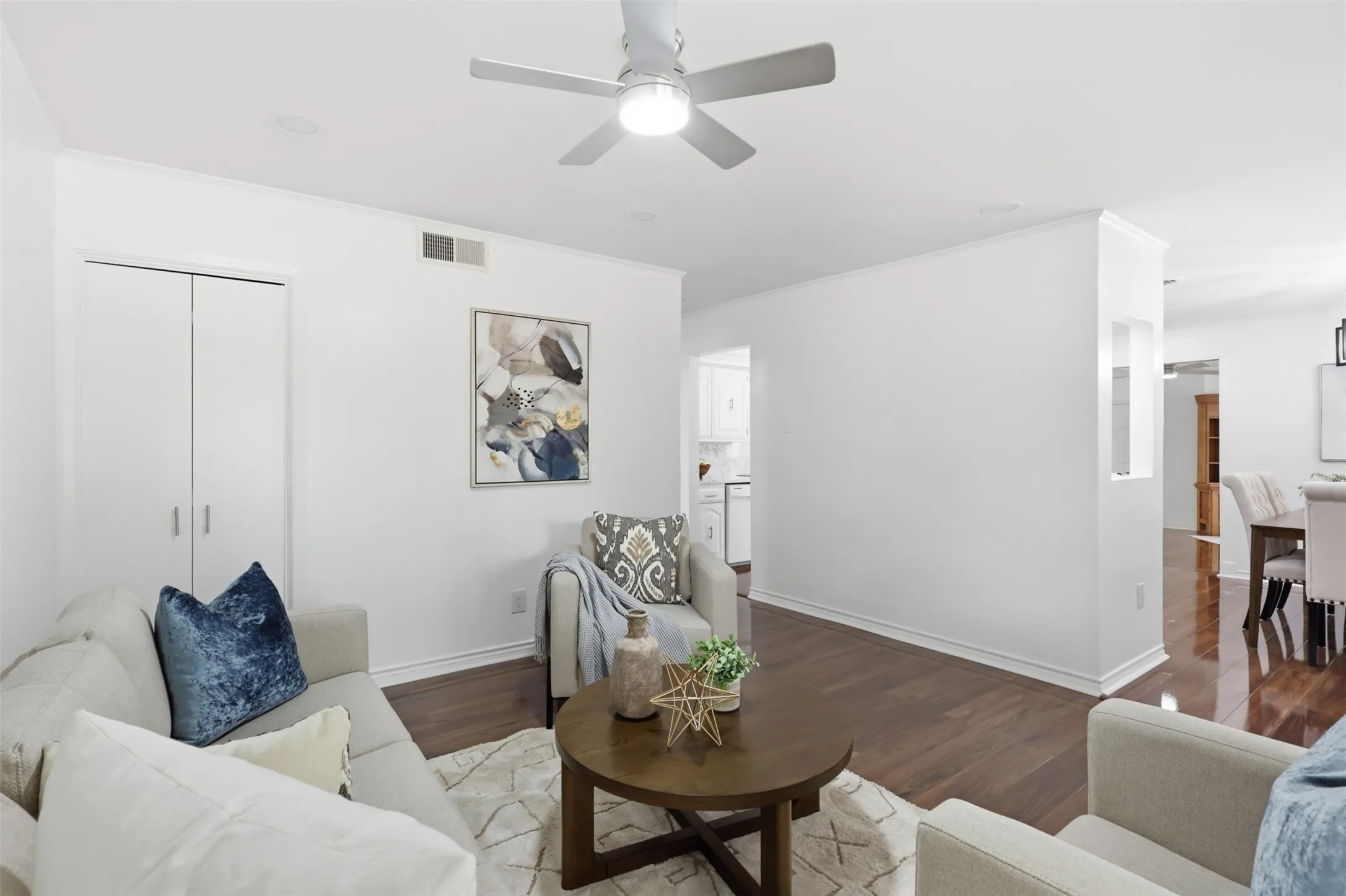 Single Family Residence For Sale in Dallas County , 12319 Sunland Street, Dallas, Texas 75218, 3 Bedroom, 3 Bathroom, 2 Garage spaces, 1,669 Sqft, built in 1962, mls#21339057, Real Estate Agent in Dallas, Homes For Sale in Dallas county, Homes For Sale in Dallas, Realtor in Dallas Texas, Real Estate Brokerage Independent Realty Texas, Luminita Cordes Realtor