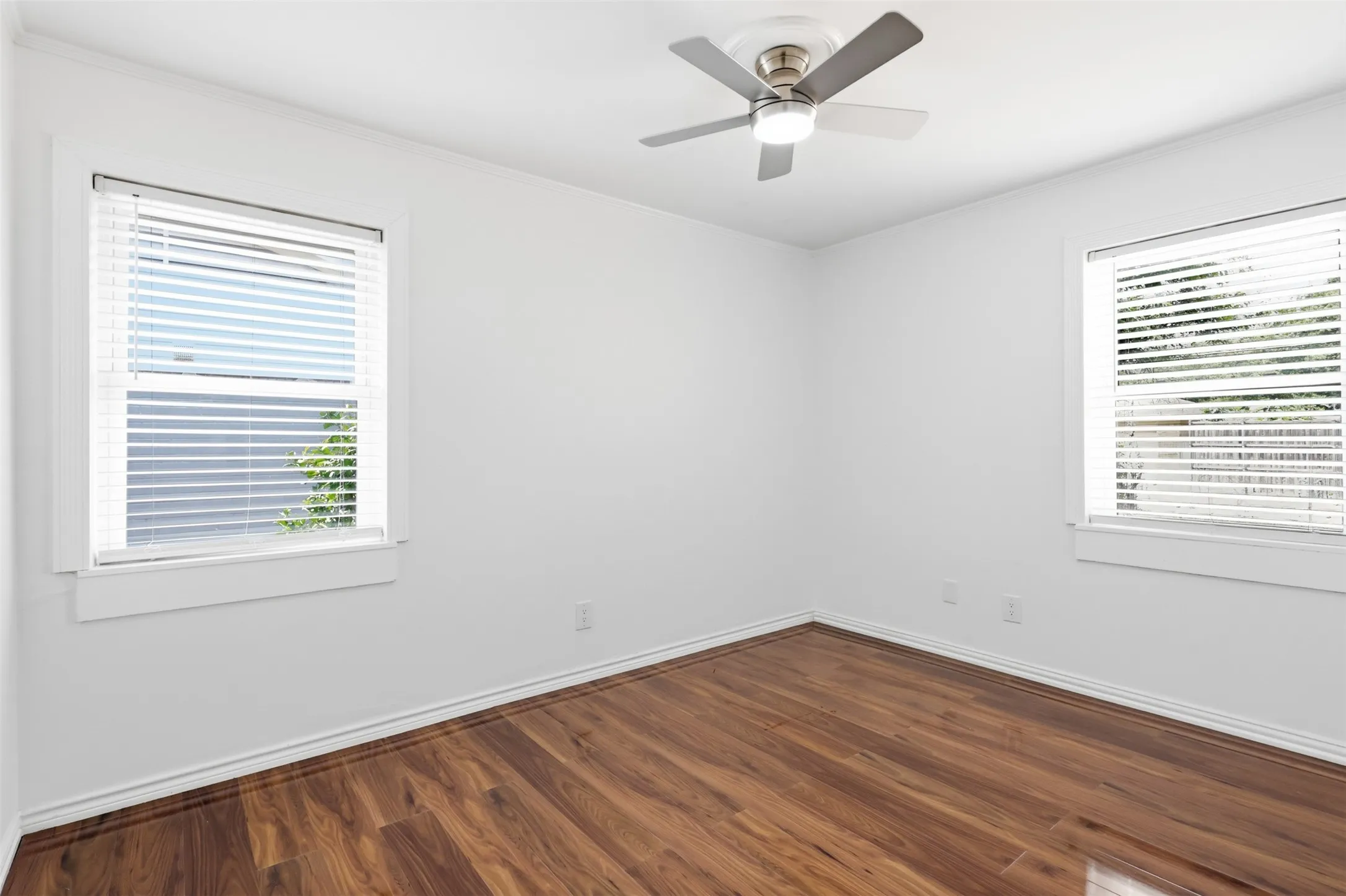 Single Family Residence For Sale in Dallas County , 12319 Sunland Street, Dallas, Texas 75218, 3 Bedroom, 3 Bathroom, 2 Garage spaces, 1,669 Sqft, built in 1962, mls#21339057, Real Estate Agent in Dallas, Homes For Sale in Dallas county, Homes For Sale in Dallas, Realtor in Dallas Texas, Real Estate Brokerage Independent Realty Texas, Luminita Cordes Realtor