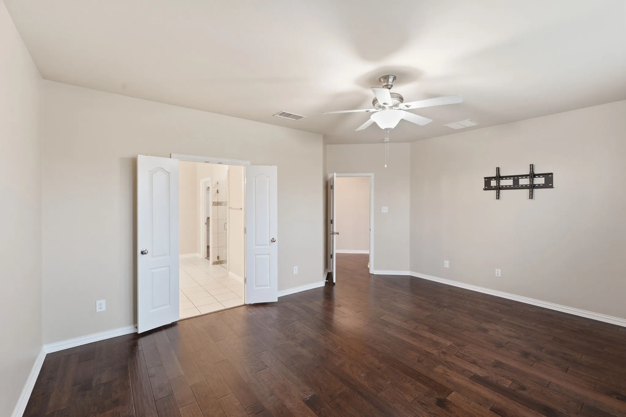 Single Family Residence For Rent in Denton County , 2208 Gregory Creek Drive, Little Elm, Texas 75068, 5 Bedroom, 3 Bathroom, 2 Garage spaces, 3,262 Sqft, built in 2014, mls#21351509, Real Estate Agent in Little Elm, Homes For Rent in Denton county, Homes For Rent in Little Elm, Realtor in Little Elm Texas, Real Estate Brokerage Independent Realty Texas, Luminita Cordes Realtor