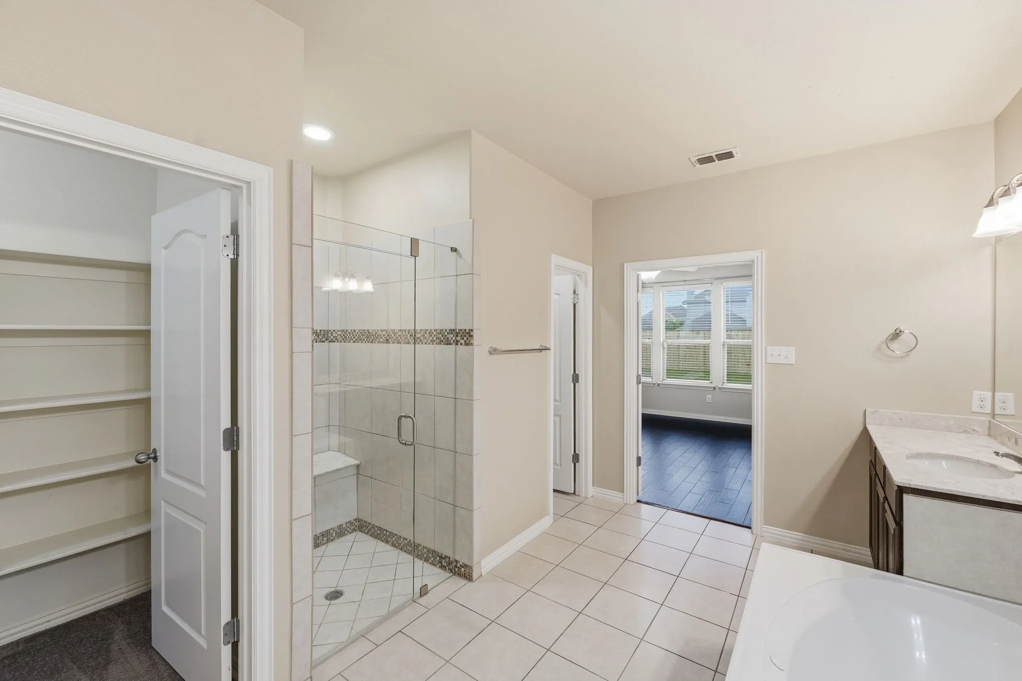 Single Family Residence For Rent in Denton County , 2208 Gregory Creek Drive, Little Elm, Texas 75068, 5 Bedroom, 3 Bathroom, 2 Garage spaces, 3,262 Sqft, built in 2014, mls#21351509, Real Estate Agent in Little Elm, Homes For Rent in Denton county, Homes For Rent in Little Elm, Realtor in Little Elm Texas, Real Estate Brokerage Independent Realty Texas, Luminita Cordes Realtor