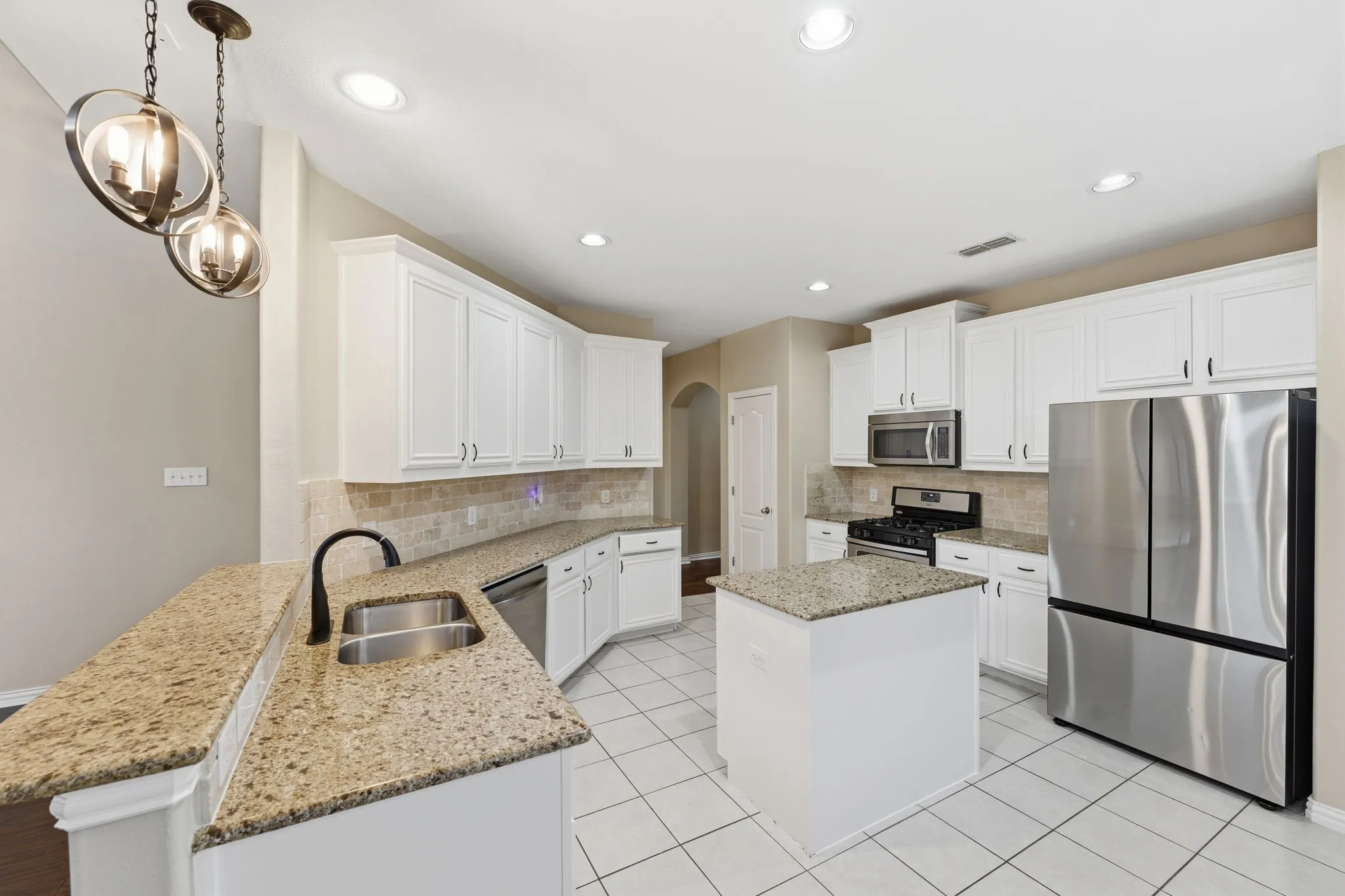 Single Family Residence For Rent in Denton County , 2208 Gregory Creek Drive, Little Elm, Texas 75068, 5 Bedroom, 3 Bathroom, 2 Garage spaces, 3,262 Sqft, built in 2014, mls#21351509, Real Estate Agent in Little Elm, Homes For Rent in Denton county, Homes For Rent in Little Elm, Realtor in Little Elm Texas, Real Estate Brokerage Independent Realty Texas, Luminita Cordes Realtor