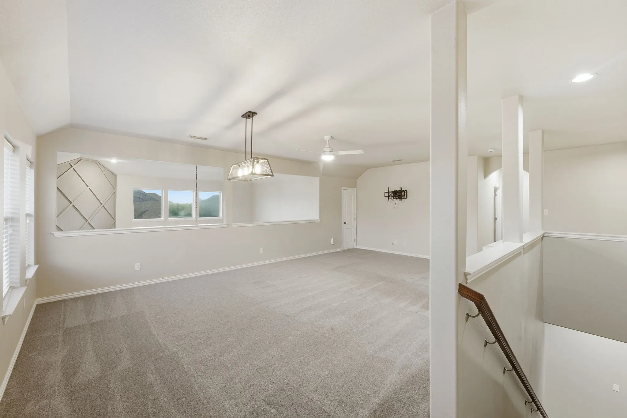 Single Family Residence For Rent in Denton County , 2208 Gregory Creek Drive, Little Elm, Texas 75068, 5 Bedroom, 3 Bathroom, 2 Garage spaces, 3,262 Sqft, built in 2014, mls#21351509, Real Estate Agent in Little Elm, Homes For Rent in Denton county, Homes For Rent in Little Elm, Realtor in Little Elm Texas, Real Estate Brokerage Independent Realty Texas, Luminita Cordes Realtor