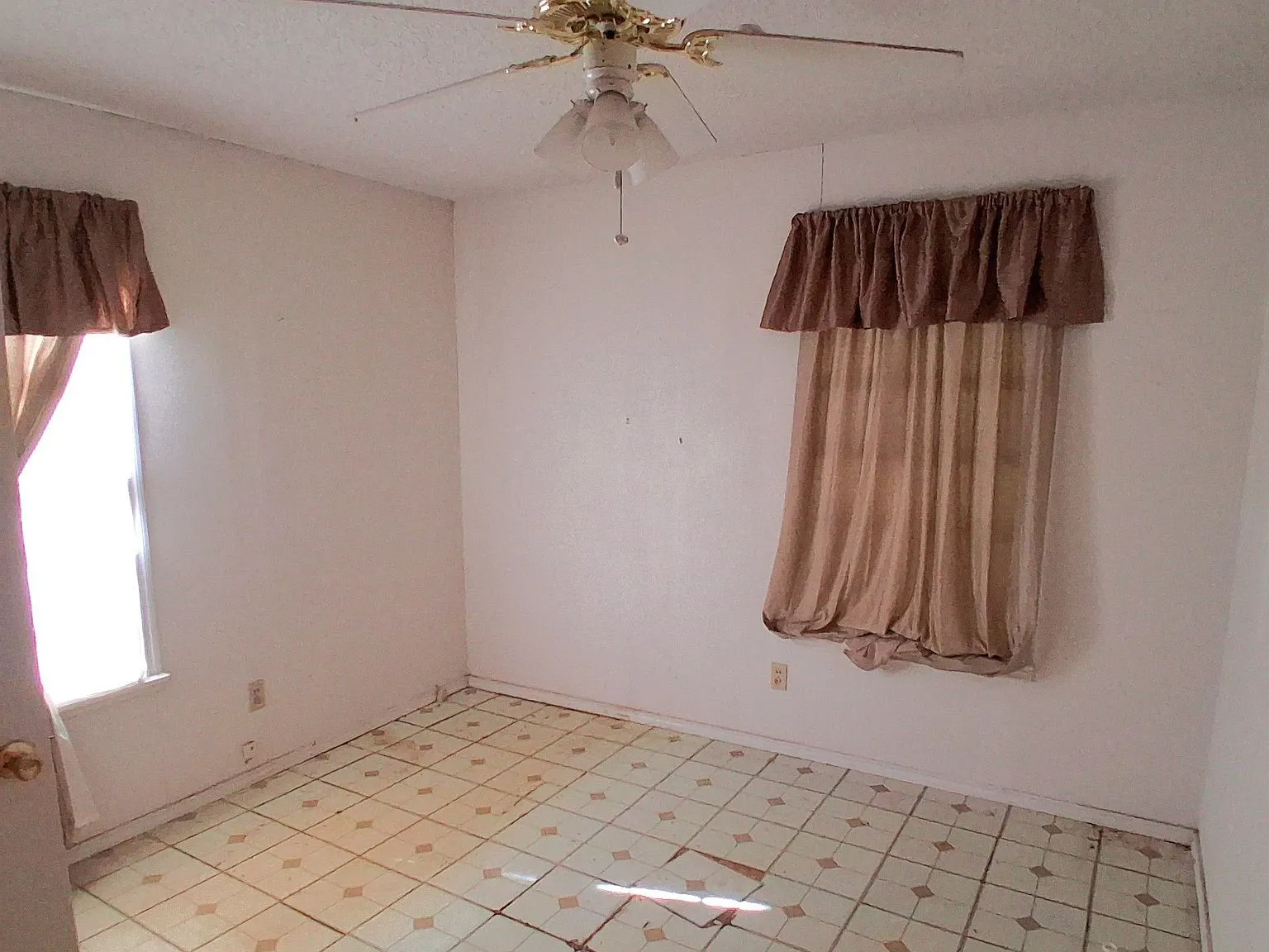 Single Family Residence For Sale in Cass County , 3200 Fm 1399, Linden, Texas 75563, 4 Bedroom, 3 Bathroom, Garage spaces, 2,224 Sqft, built in 1980, mls#21345995, Real Estate Agent in Linden, Homes For Sale in Cass county, Homes For Sale in Linden, Realtor in Linden Texas, Real Estate Brokerage Independent Realty Texas, Luminita Cordes Realtor