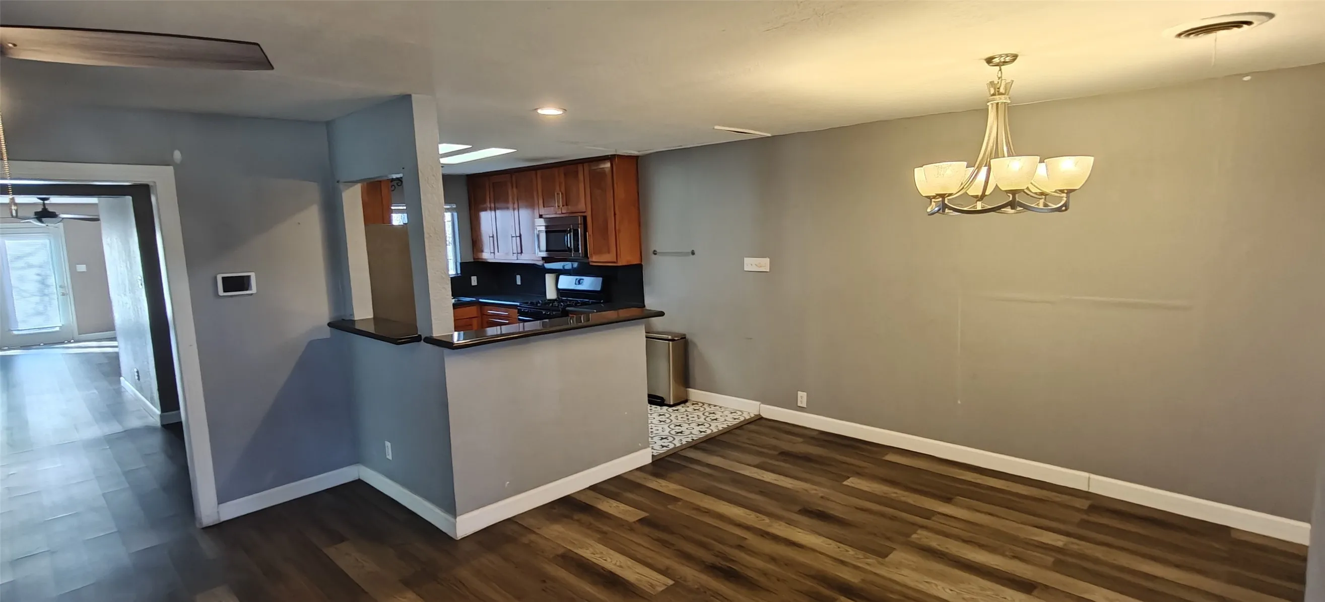 Single Family Residence For Rent in Tarrant County , 2532 Ryan Avenue, Fort Worth, Texas 76110, 3 Bedrooms, 2 Bathrooms, Garage spaces, 1,416 Sqft, built in 1944, Price $2,100, mls#21350993, Real Estate Agent in Fort Worth, Homes For Rent in Tarrant county, Homes For Rent in Fort Worth, Realtor in Fort Worth Texas, Real Estate Brokerage Independent Realty Texas, Luminita Cordes Realtor