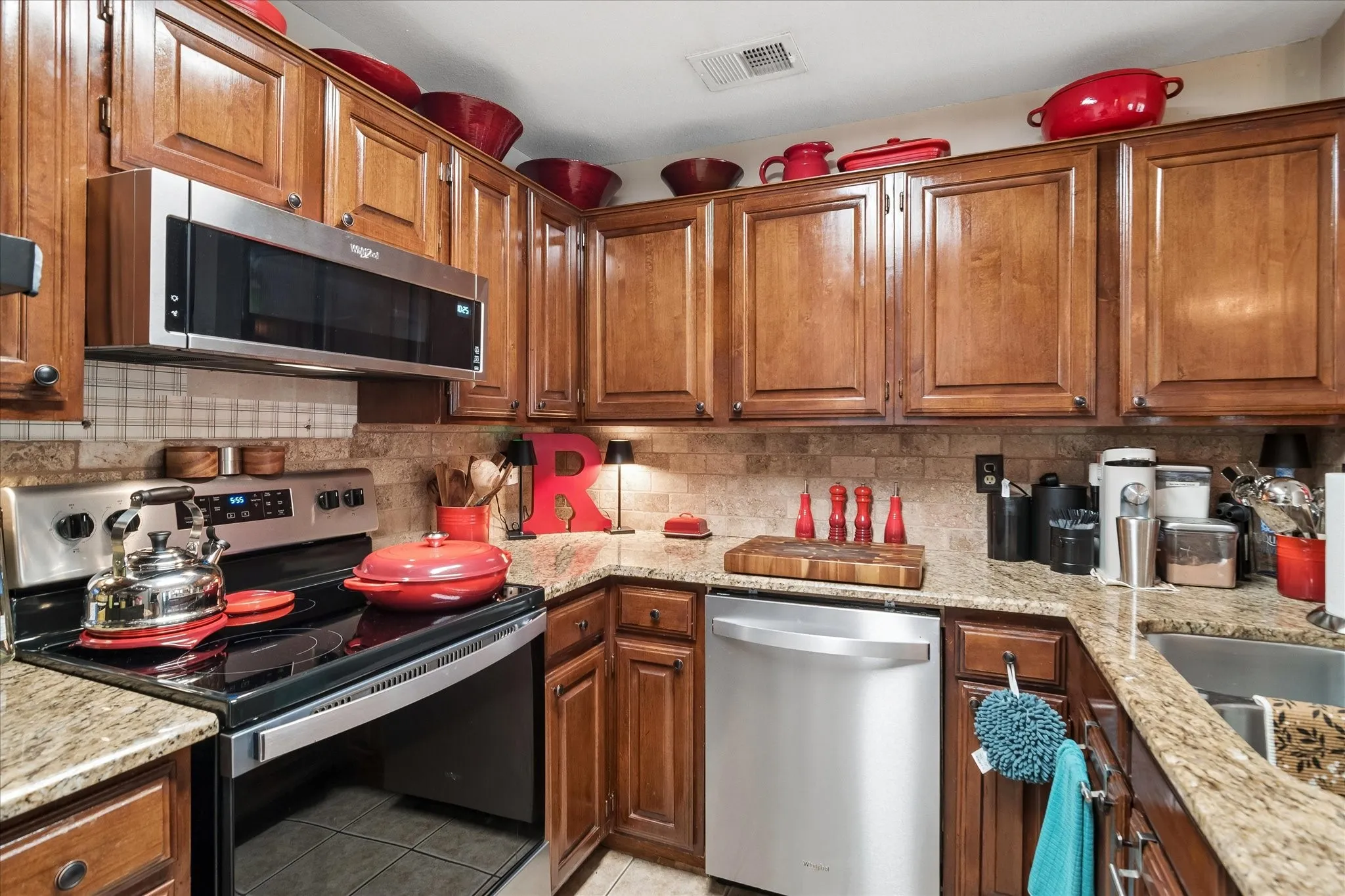 Condominium For Sale in Dallas County , 12660 Hillcrest Road 5208, Dallas, Texas 75230, 2 Bedroom, 2 Bathroom, Garage spaces, 1,144 Sqft, built in 1986, mls#21351095, Real Estate Agent in Dallas, Homes For Sale in Dallas county, Homes For Sale in Dallas, Realtor in Dallas Texas, Real Estate Brokerage Independent Realty Texas, Luminita Cordes Realtor
