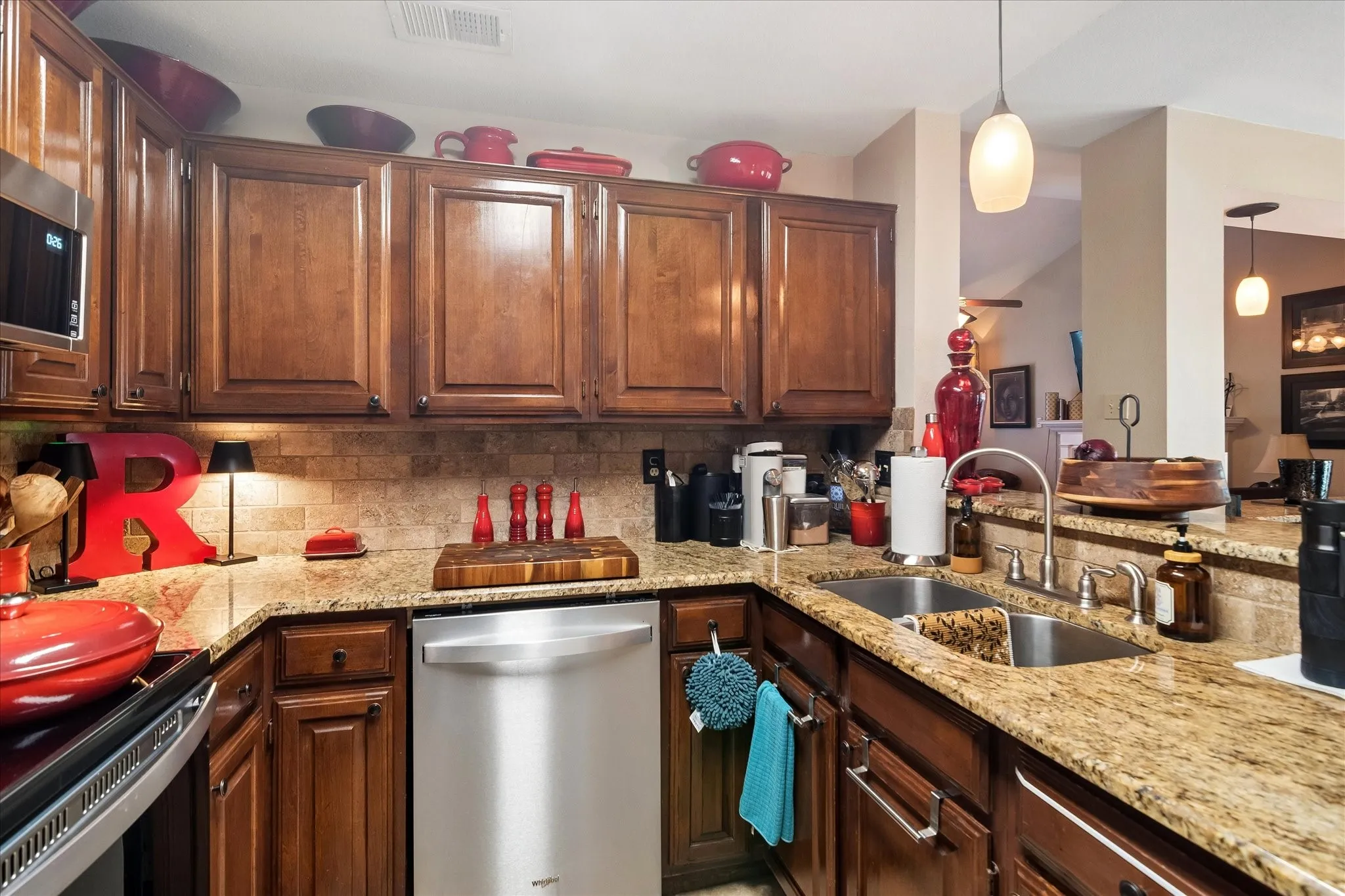 Condominium For Sale in Dallas County , 12660 Hillcrest Road 5208, Dallas, Texas 75230, 2 Bedroom, 2 Bathroom, Garage spaces, 1,144 Sqft, built in 1986, mls#21351095, Real Estate Agent in Dallas, Homes For Sale in Dallas county, Homes For Sale in Dallas, Realtor in Dallas Texas, Real Estate Brokerage Independent Realty Texas, Luminita Cordes Realtor