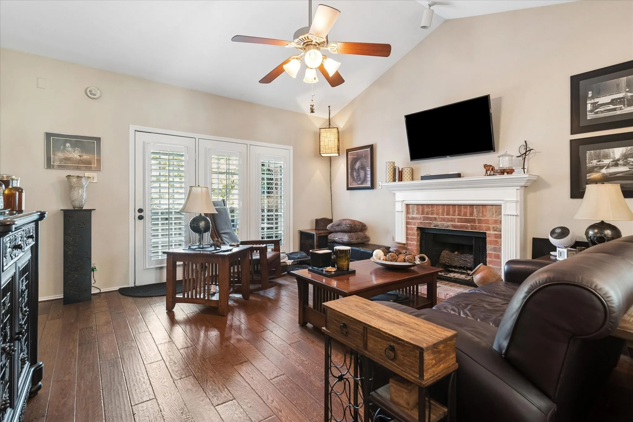 Condominium For Sale in Dallas County , 12660 Hillcrest Road 5208, Dallas, Texas 75230, 2 Bedroom, 2 Bathroom, Garage spaces, 1,144 Sqft, built in 1986, mls#21351095, Real Estate Agent in Dallas, Homes For Sale in Dallas county, Homes For Sale in Dallas, Realtor in Dallas Texas, Real Estate Brokerage Independent Realty Texas, Luminita Cordes Realtor