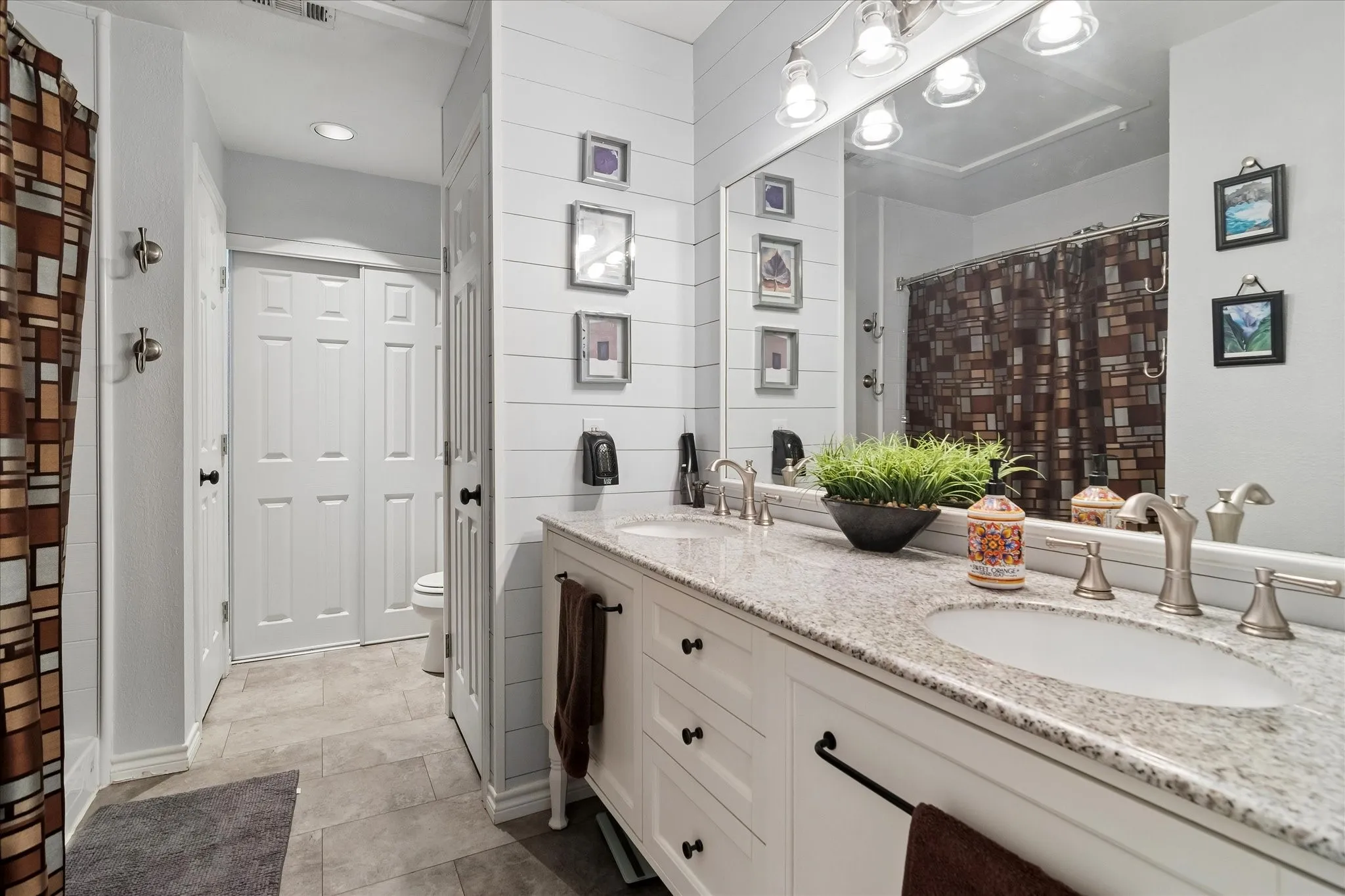 Condominium For Sale in Dallas County , 12660 Hillcrest Road 5208, Dallas, Texas 75230, 2 Bedroom, 2 Bathroom, Garage spaces, 1,144 Sqft, built in 1986, mls#21351095, Real Estate Agent in Dallas, Homes For Sale in Dallas county, Homes For Sale in Dallas, Realtor in Dallas Texas, Real Estate Brokerage Independent Realty Texas, Luminita Cordes Realtor