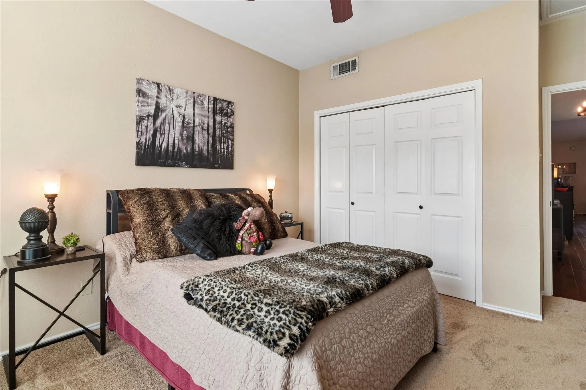 Condominium For Sale in Dallas County , 12660 Hillcrest Road 5208, Dallas, Texas 75230, 2 Bedroom, 2 Bathroom, Garage spaces, 1,144 Sqft, built in 1986, mls#21351095, Real Estate Agent in Dallas, Homes For Sale in Dallas county, Homes For Sale in Dallas, Realtor in Dallas Texas, Real Estate Brokerage Independent Realty Texas, Luminita Cordes Realtor