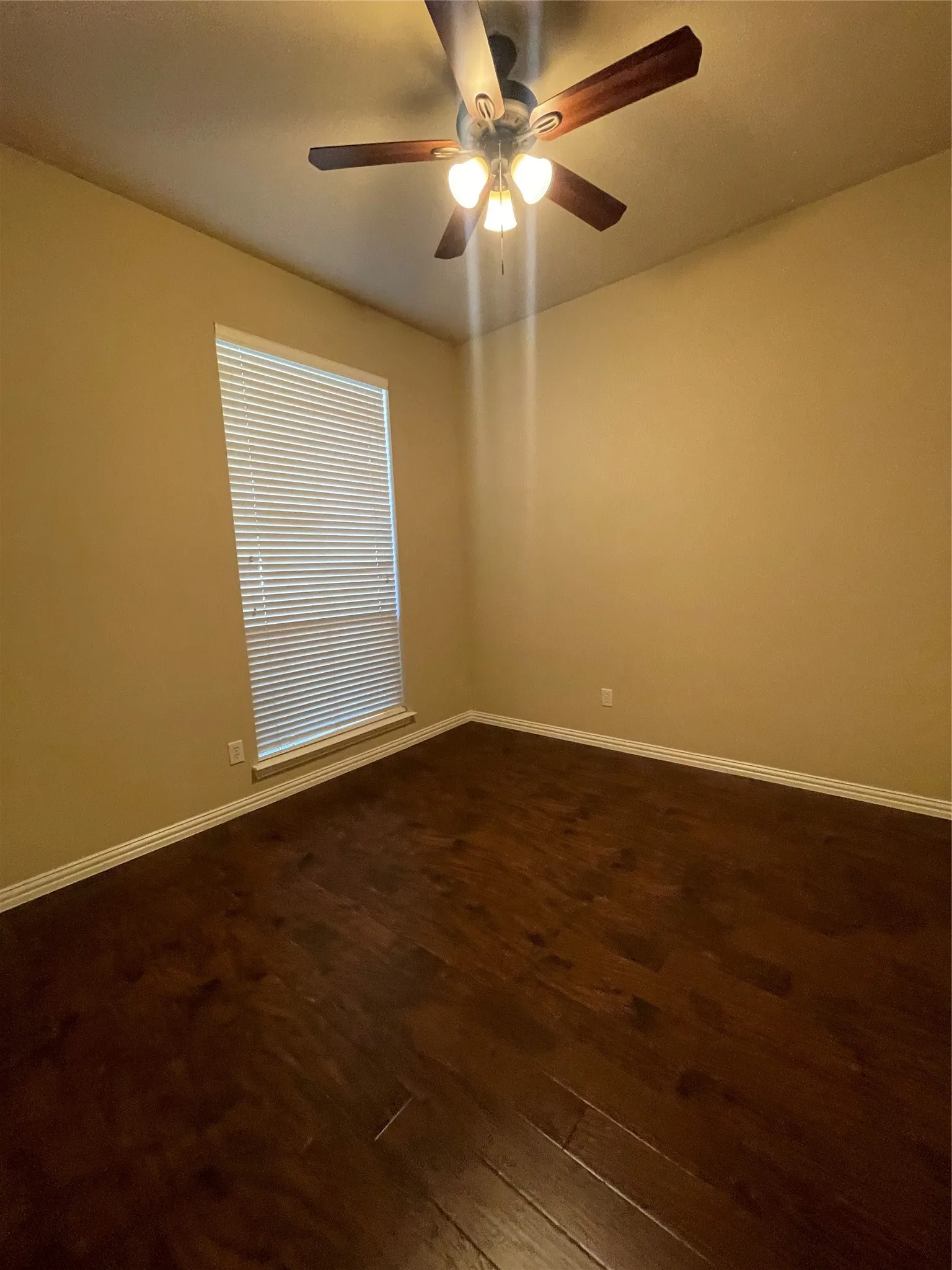 Single Family Residence For Rent in Collin County , 1004 Royal Oaks Drive, Mc Kinney, Texas 75072, 4 Bedroom, 2 Bathroom, 2 Garage spaces, 2,170 Sqft, built in 2002, mls#21351535, Real Estate Agent in Mc Kinney, Homes For Rent in Collin county, Homes For Rent in Mc Kinney, Realtor in Mc Kinney Texas, Real Estate Brokerage Independent Realty Texas, Luminita Cordes Realtor