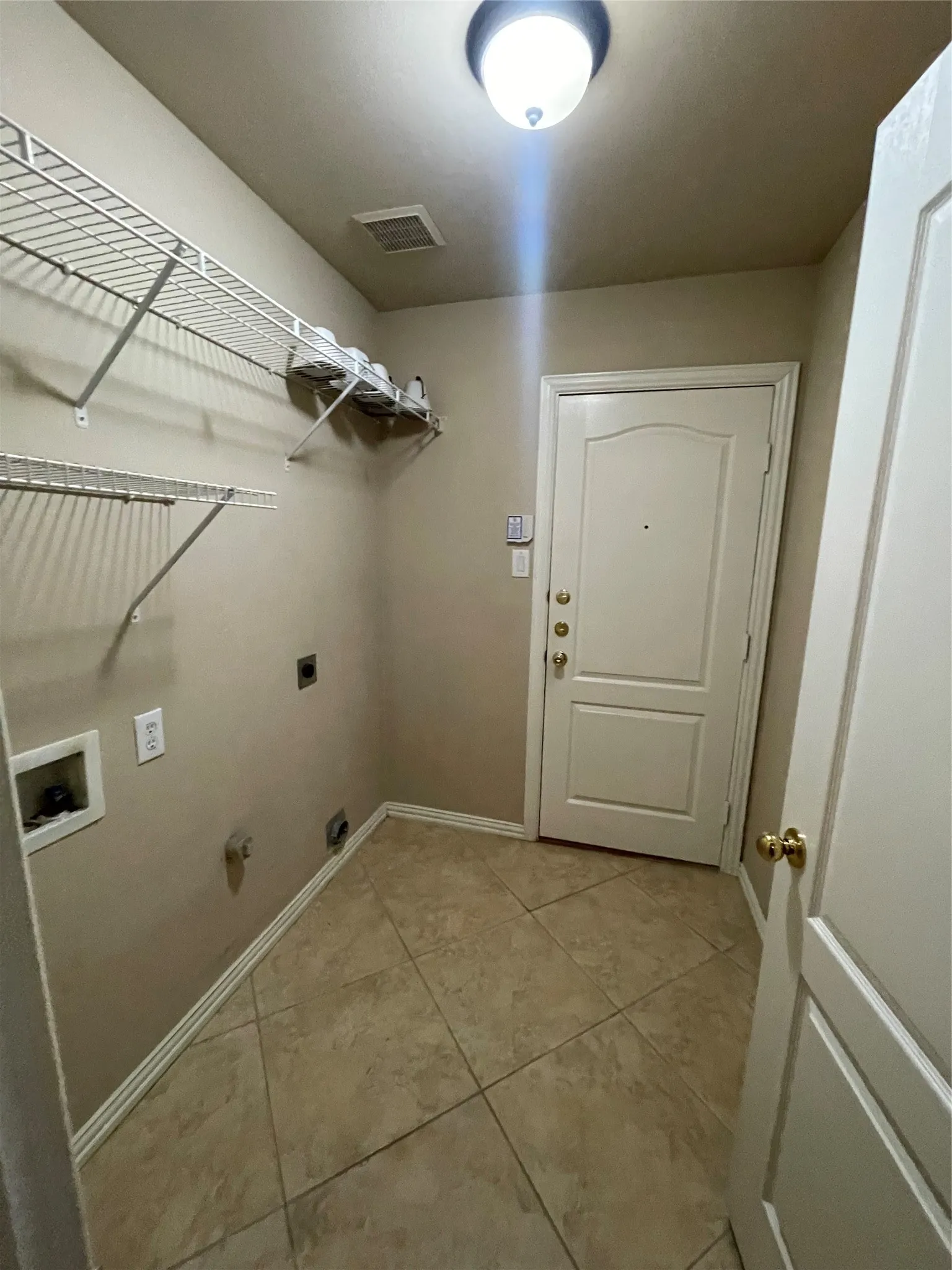 Single Family Residence For Rent in Collin County , 1004 Royal Oaks Drive, Mc Kinney, Texas 75072, 4 Bedroom, 2 Bathroom, 2 Garage spaces, 2,170 Sqft, built in 2002, mls#21351535, Real Estate Agent in Mc Kinney, Homes For Rent in Collin county, Homes For Rent in Mc Kinney, Realtor in Mc Kinney Texas, Real Estate Brokerage Independent Realty Texas, Luminita Cordes Realtor
